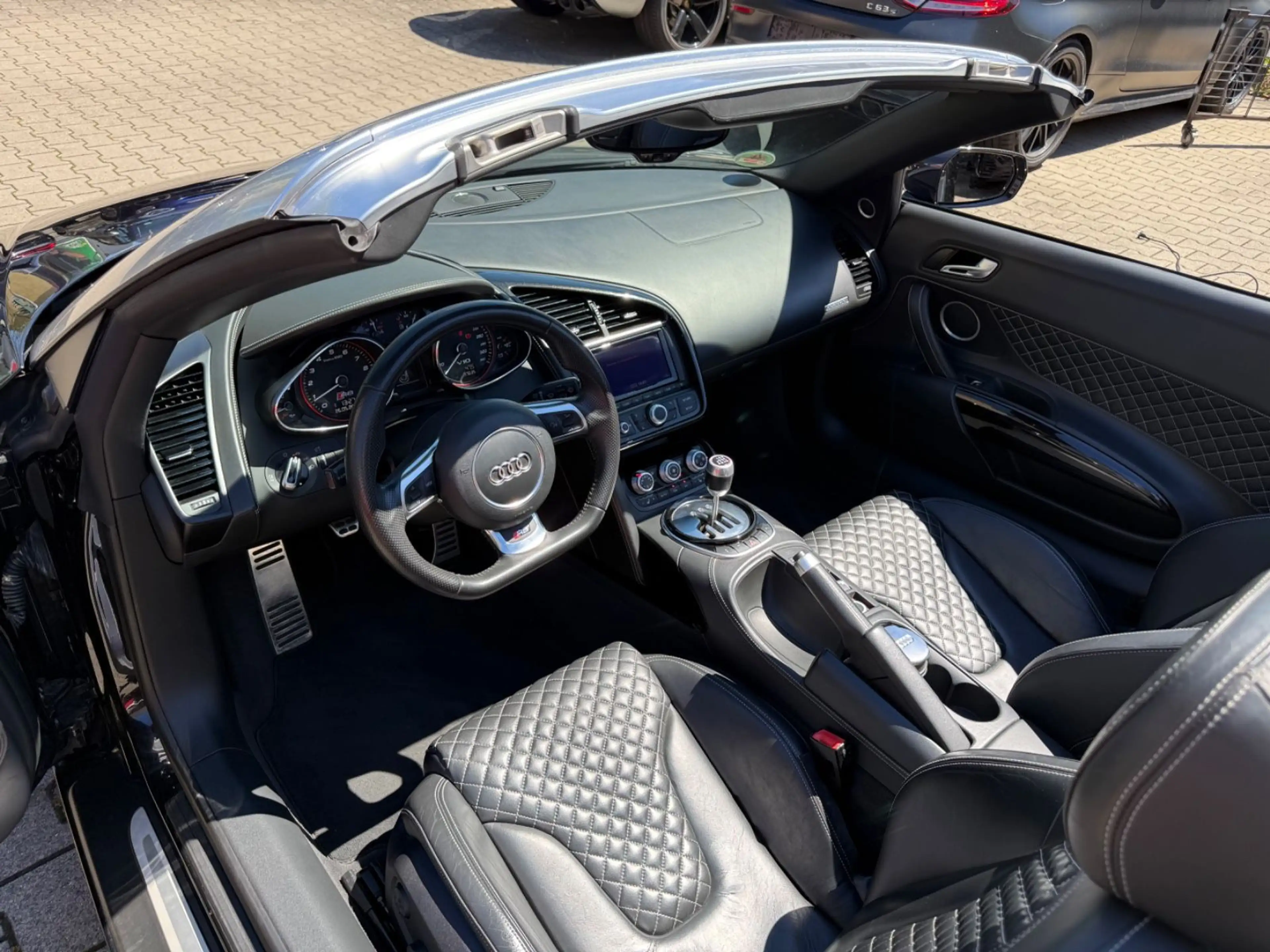 Audi R8 Spyder 5.2 FSI quattro Schalter Scheckhft B&O — photo 16