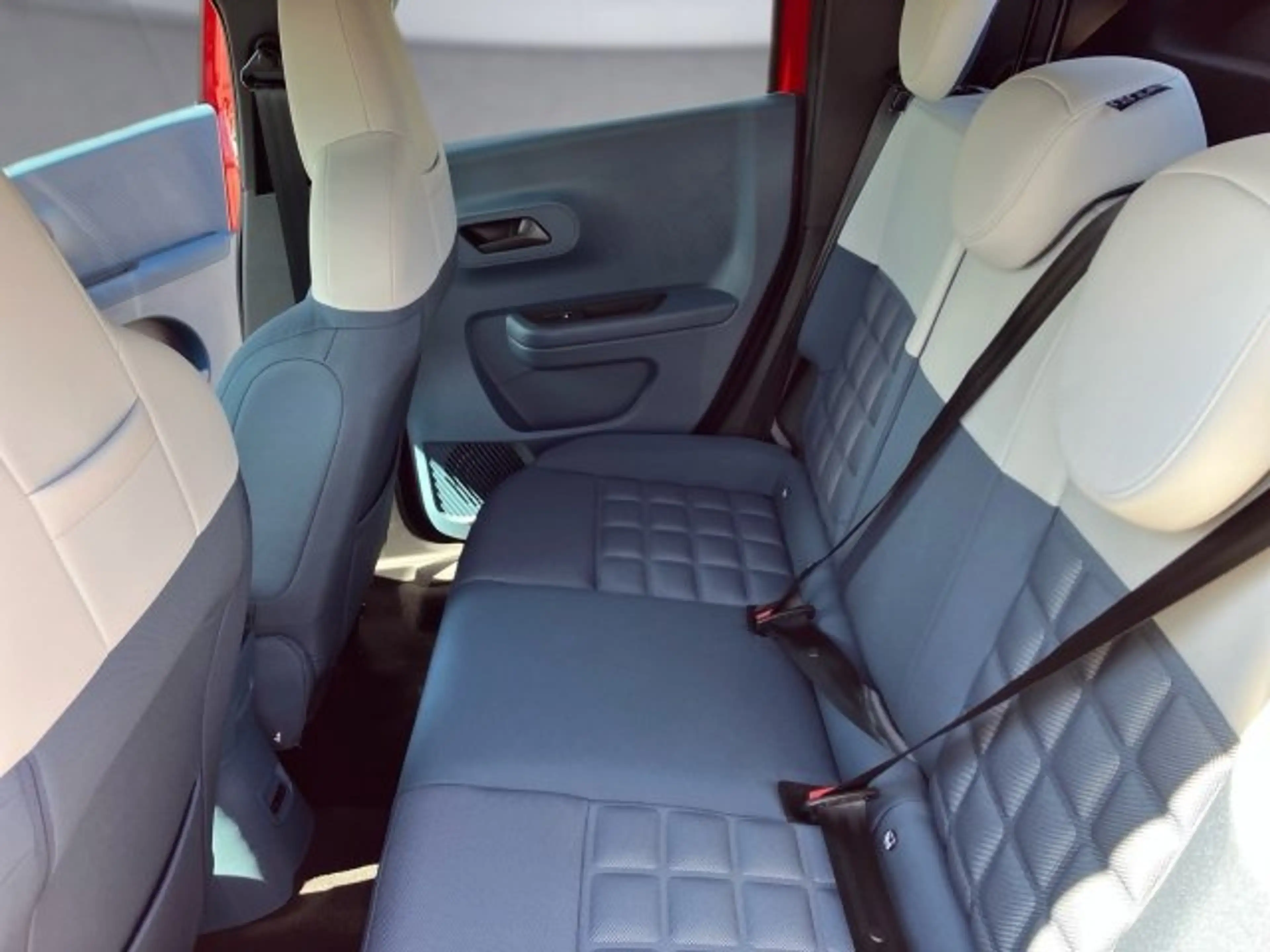Fiat Grande Panda Hybrid Automatik La Prima — photo 11