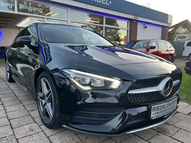 Mercedes-Benz Autres CLA 200 d Shoot Brake 4M AUT AMG-LINE PANO STHZG