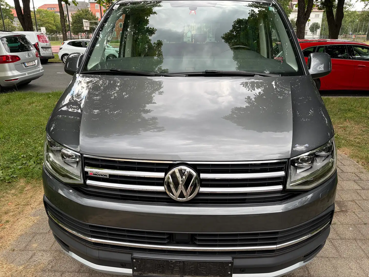 Volkswagen T6 Multivan Multivan PanAmericana 2,0 TDI 4Motion BMT DSG PanA Grau - 2