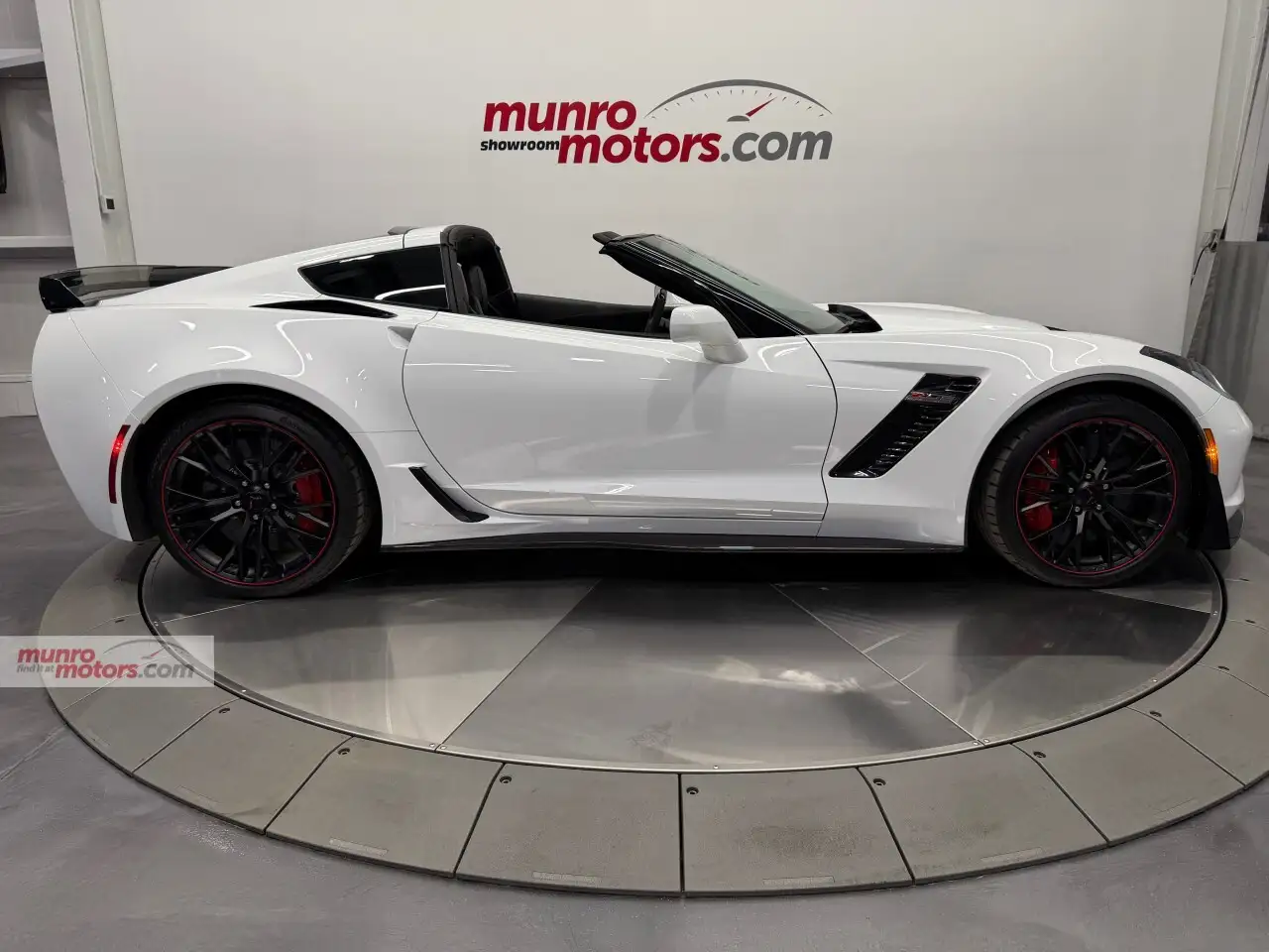 Chevrolet Corvette снимка Chevrolet Corvette