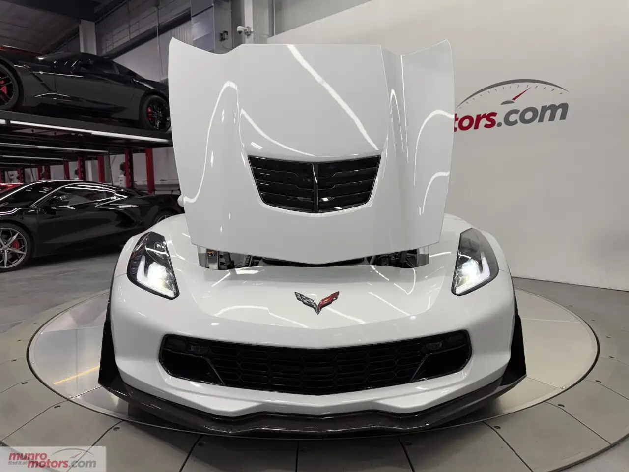 Chevrolet Corvette снимка Chevrolet Corvette