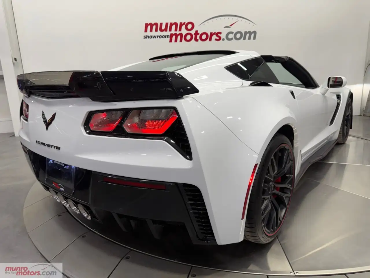 Chevrolet Corvette снимка Chevrolet Corvette