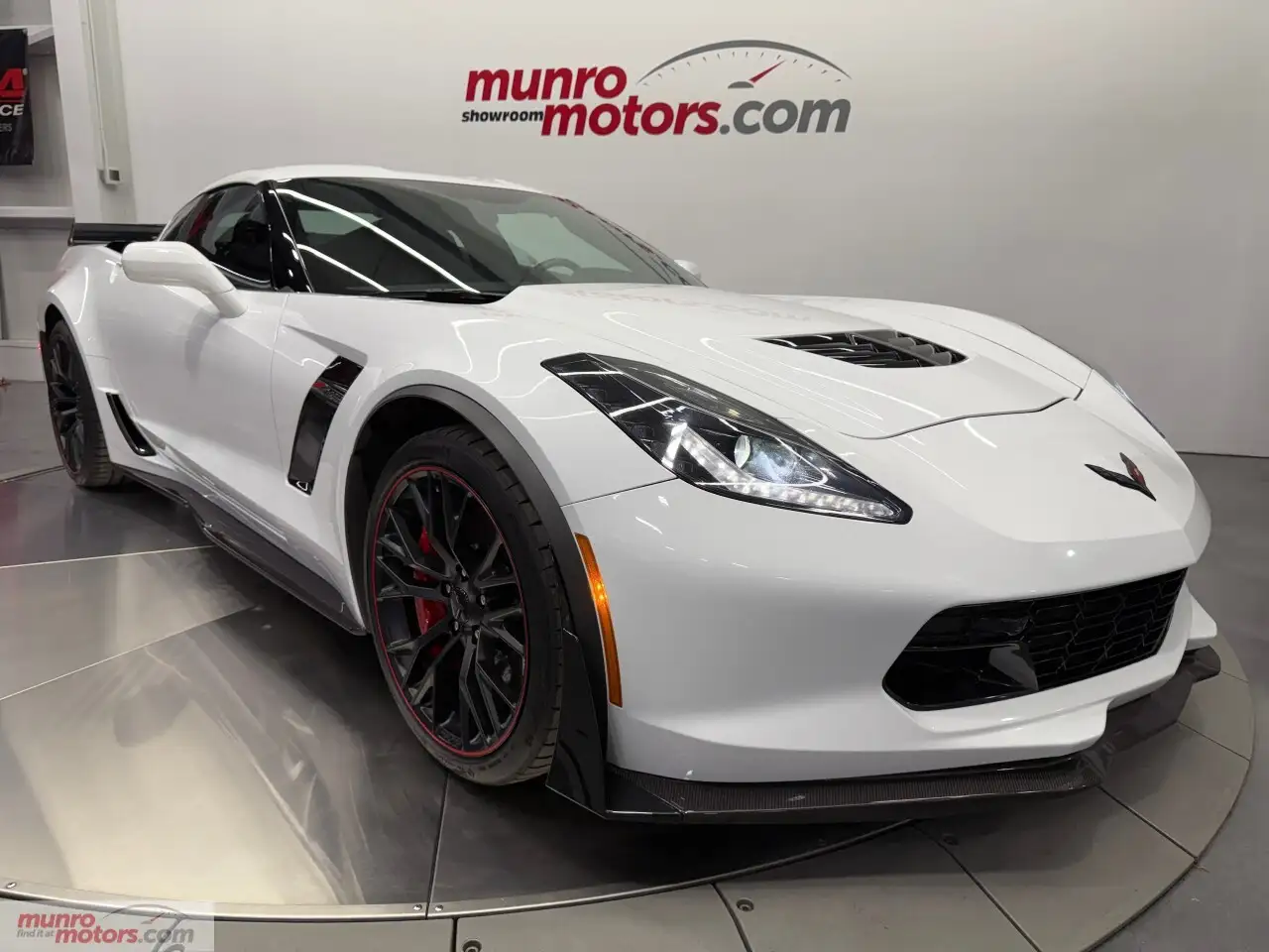 Chevrolet Corvette снимка Chevrolet Corvette