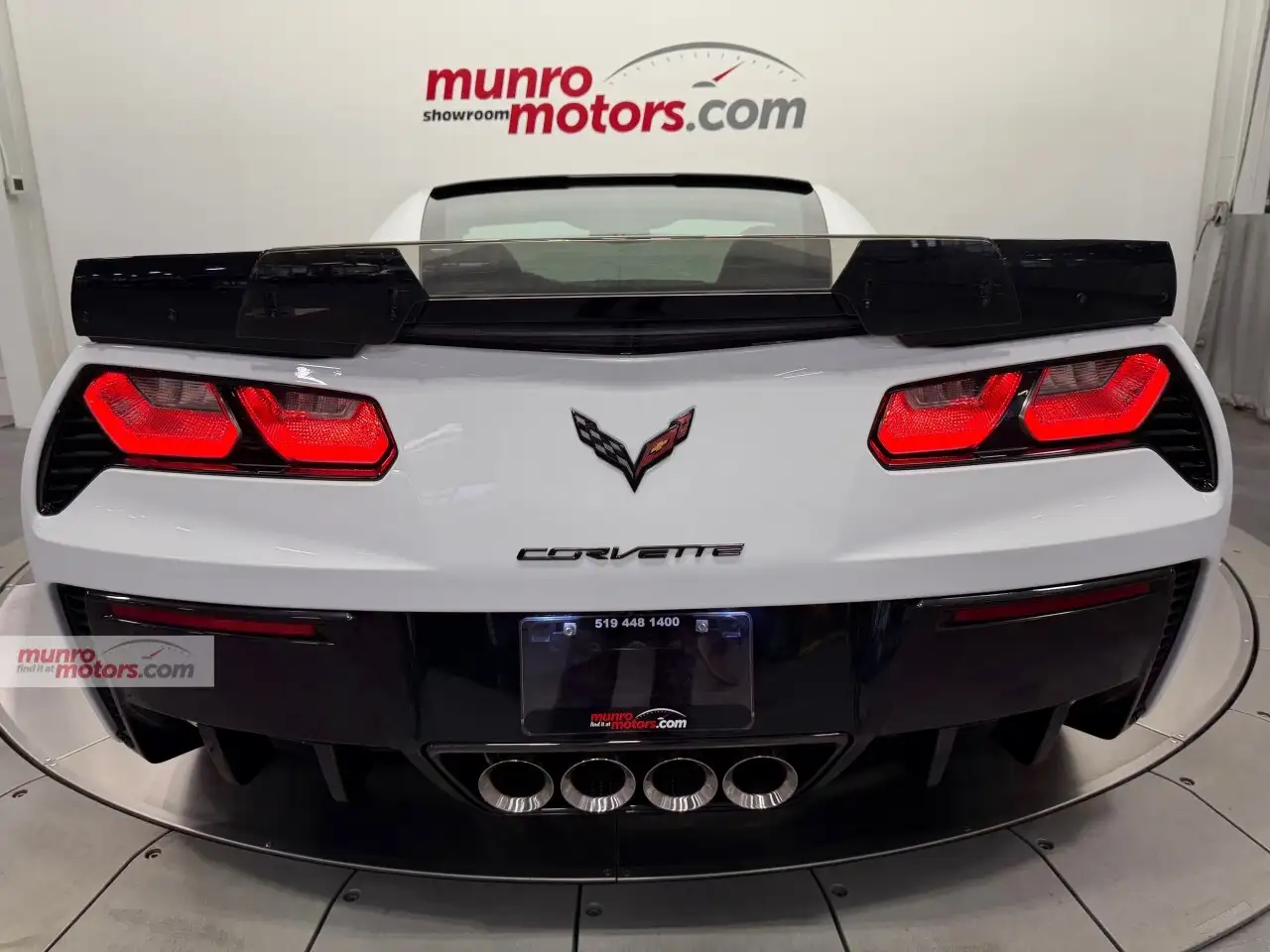 Chevrolet Corvette снимка Chevrolet Corvette