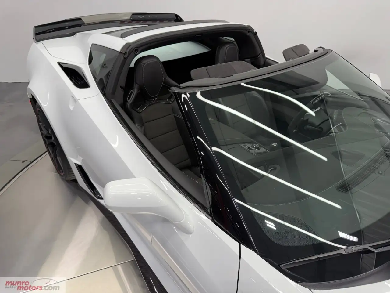 Chevrolet Corvette снимка Chevrolet Corvette