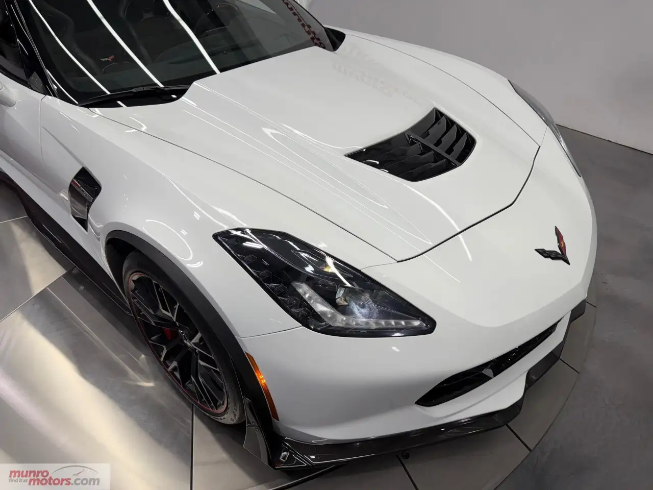 Chevrolet Corvette снимка Chevrolet Corvette