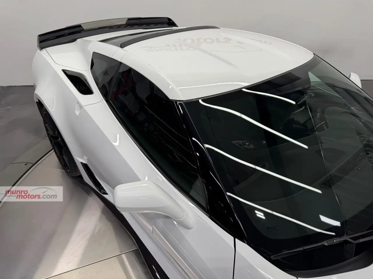 Chevrolet Corvette снимка Chevrolet Corvette