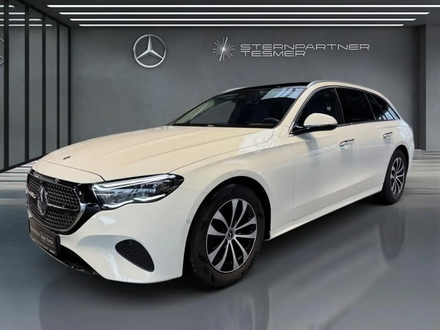 Mercedes-Benz E 200 T Avantgarde+MBUX+Memory+Ambiente+ILS+PANO Weiß - 1