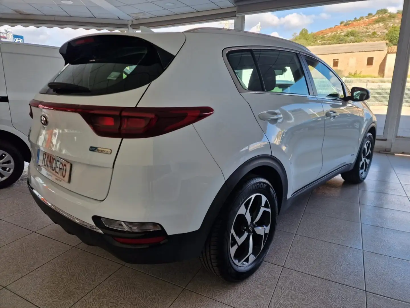 Kia Sportage 1.6 MHEV Business 4x4 136 - 2