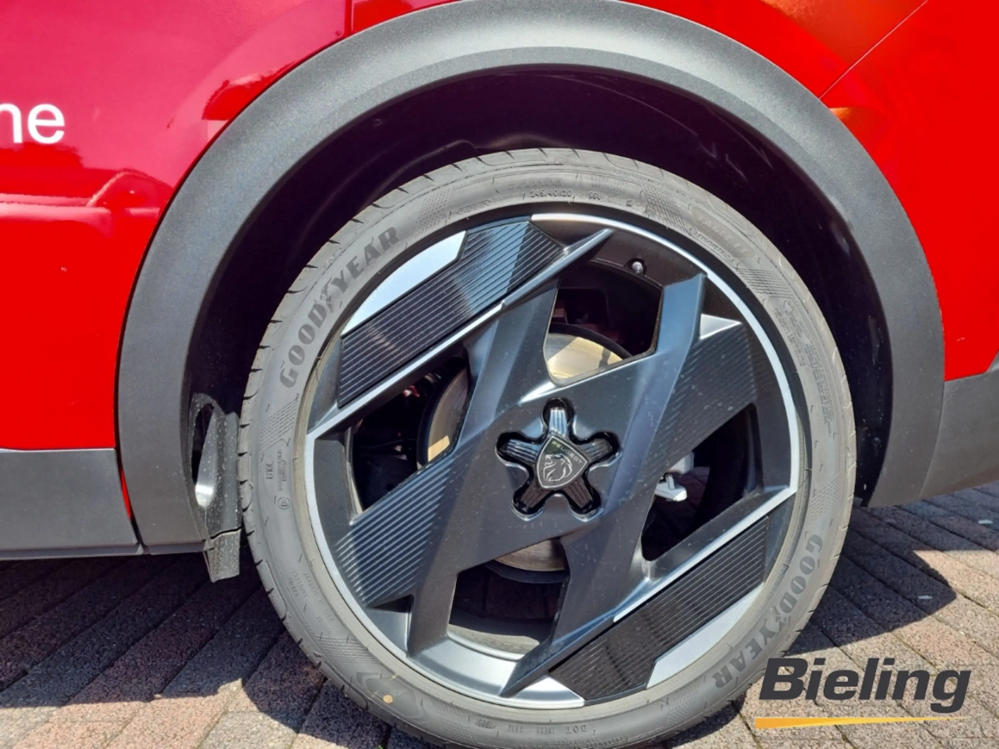 Peugeot 408 GT Plug-In Hybrid 225 e-DSC7 Vollausstattung — photo 5