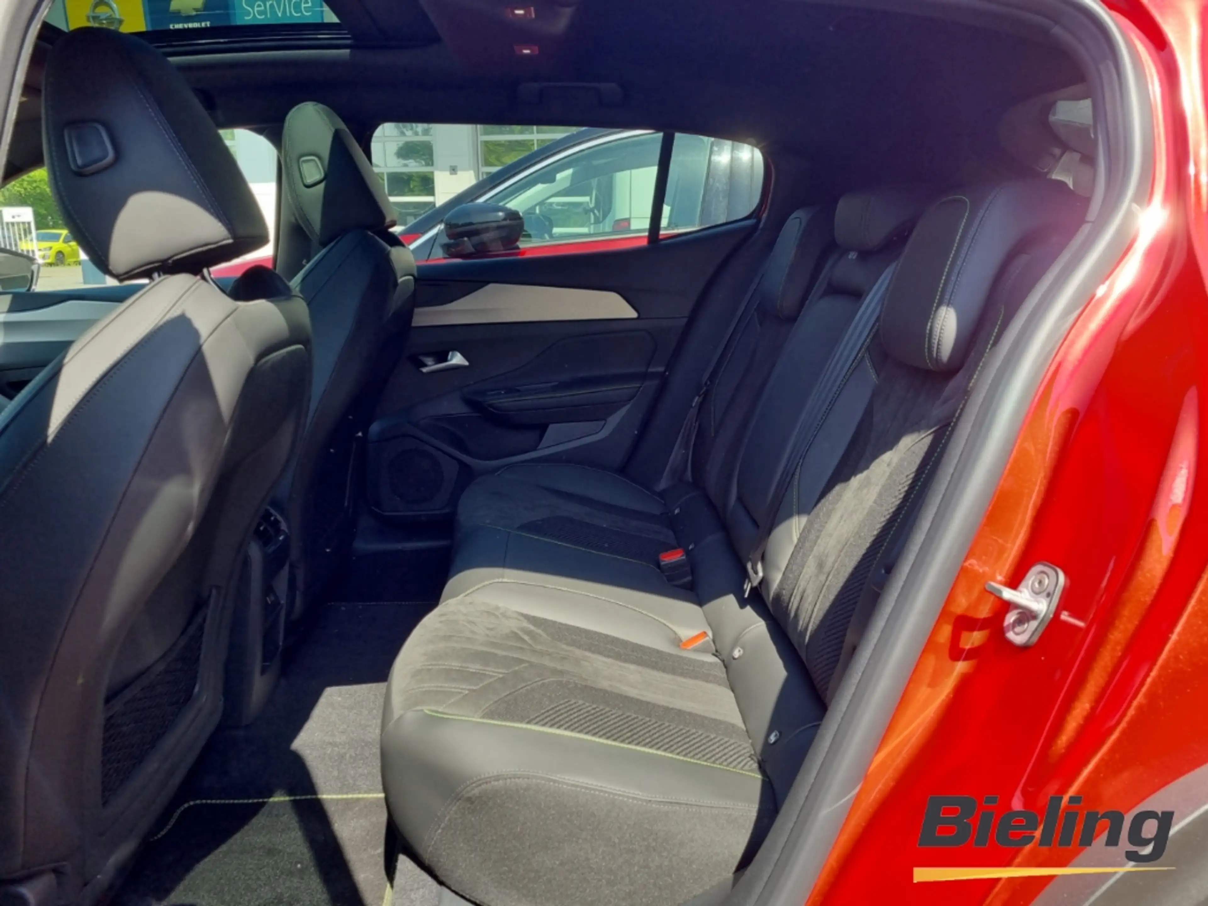 Peugeot 408 GT Plug-In Hybrid 225 e-DSC7 Vollausstattung — photo 9