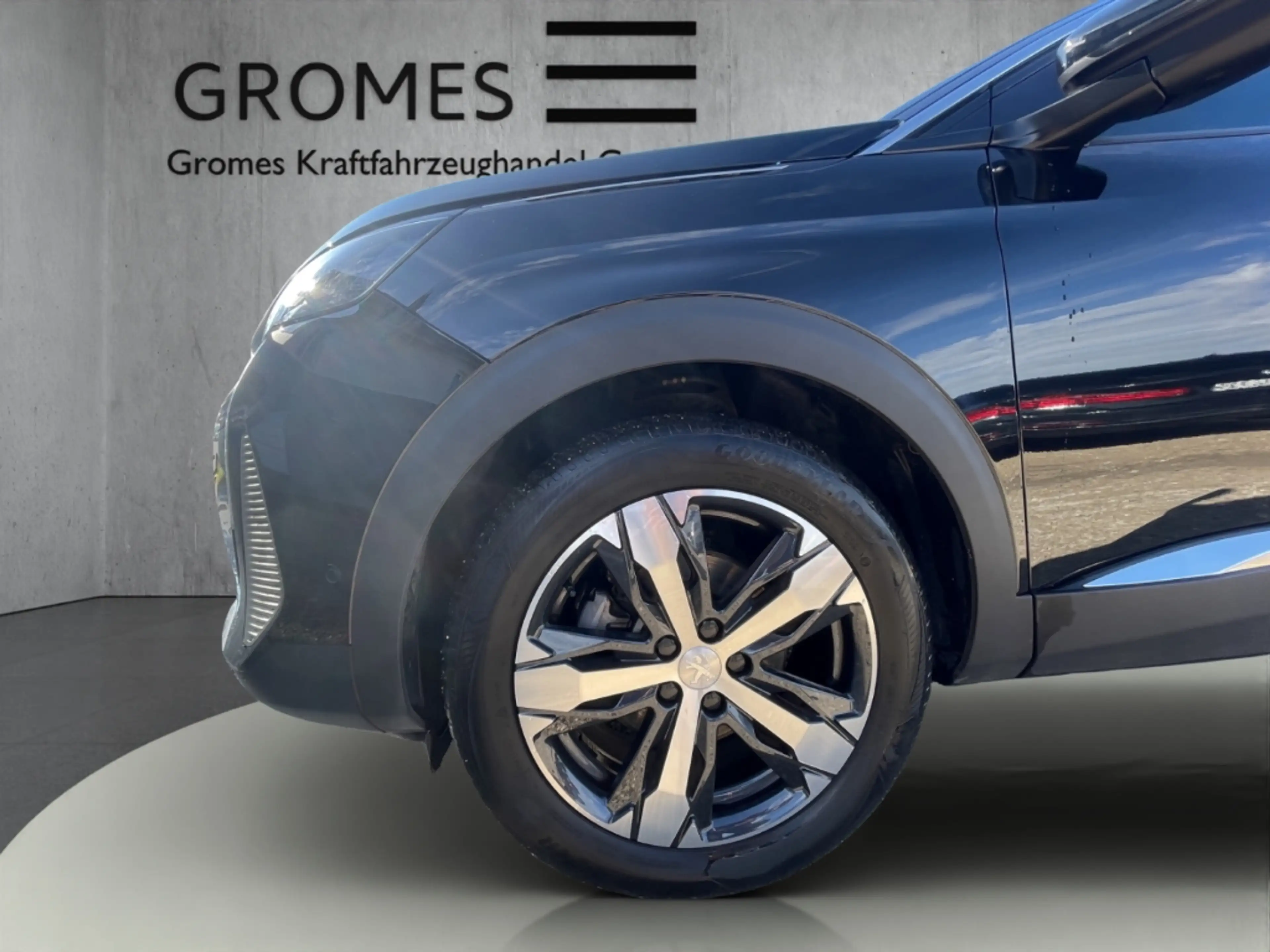 Peugeot 5008 Allure 130EAT8 7-Sitzer LED ACC El. Heckklappe Car — photo 11