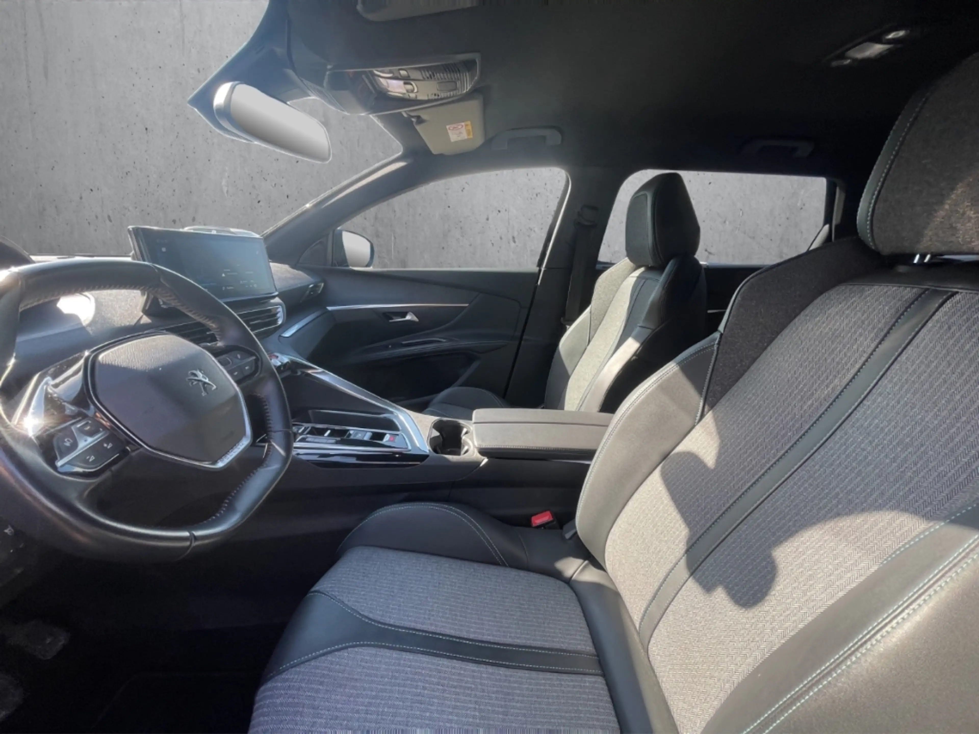 Peugeot 5008 Allure 130EAT8 7-Sitzer LED ACC El. Heckklappe Car — photo 9