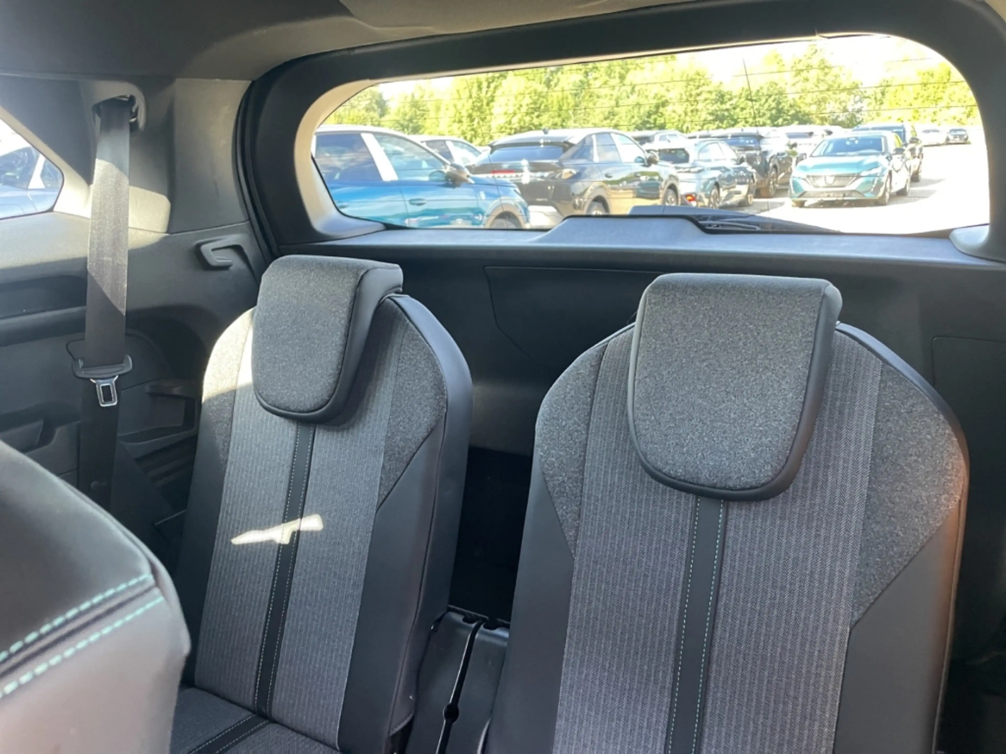 Peugeot 5008 Allure 130EAT8 7-Sitzer LED ACC El. Heckklappe Car — photo 21