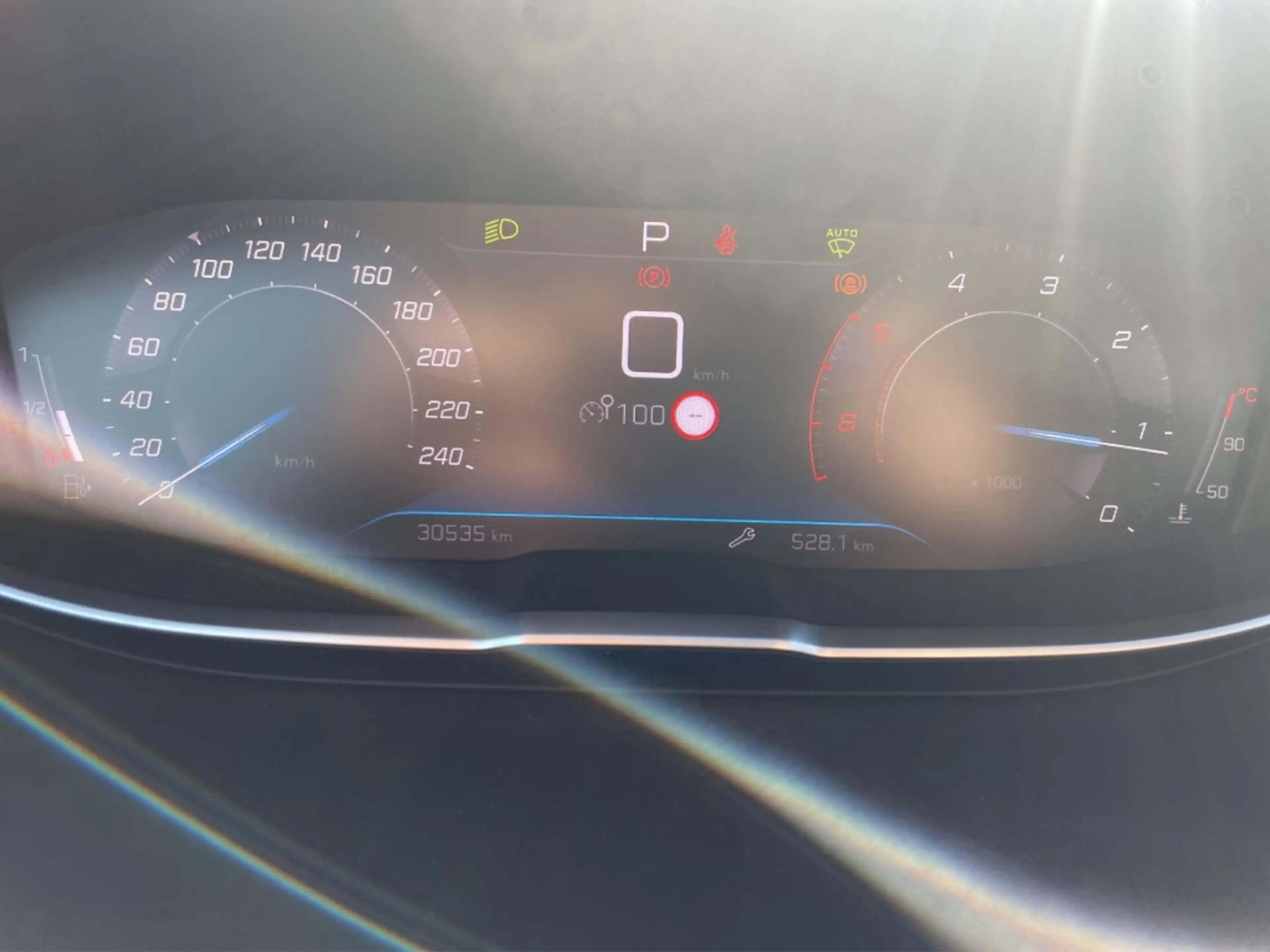 Peugeot 5008 Allure 130EAT8 7-Sitzer LED ACC El. Heckklappe Car — photo 15