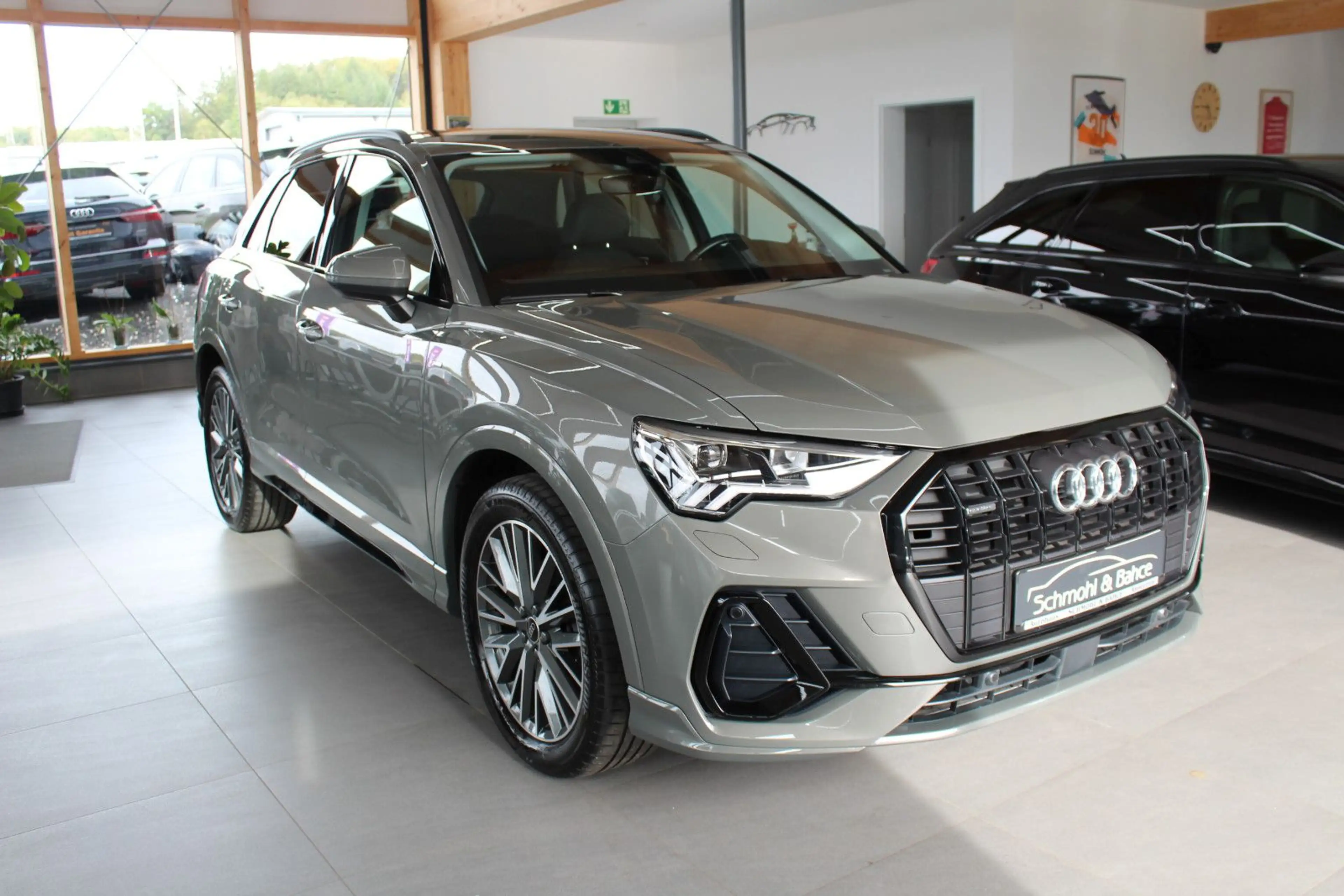 Audi Q3 35 TDI quattro S tronic S line sport — photo 3