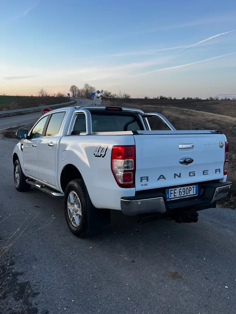 Ford Ranger 2.2 tdci double cab Limited auto Weiß - 2
