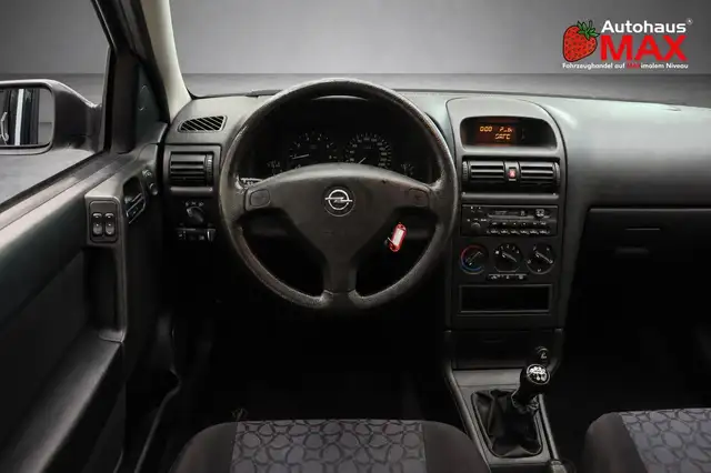 Opel Astra view 14
