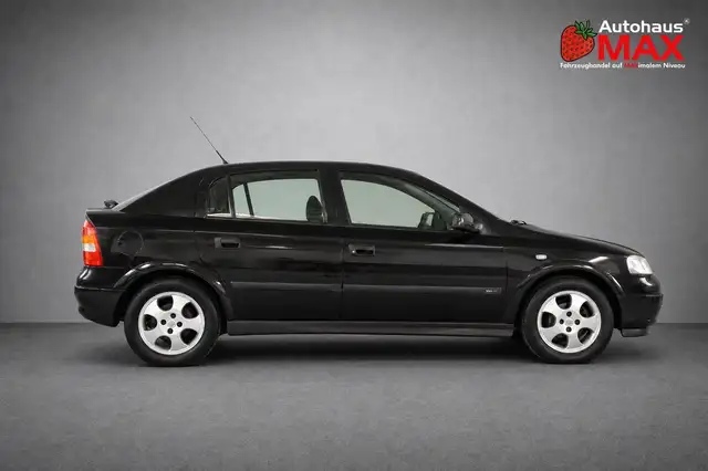 Opel Astra view 7