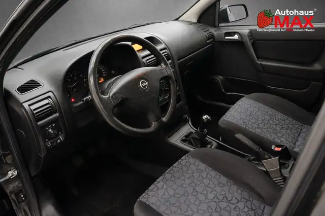 Opel Astra view 11