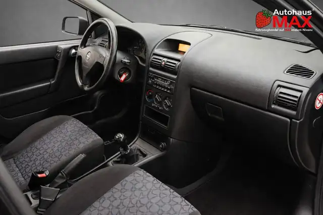 Opel Astra view 15