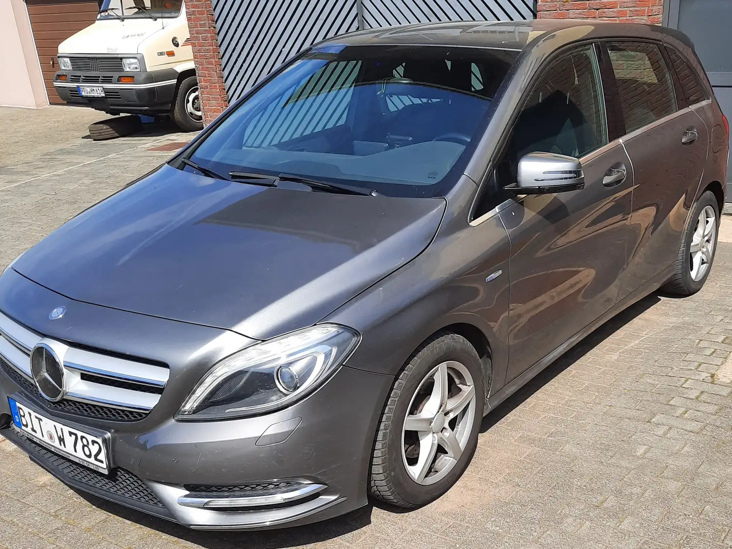 Mercedes-Benz B 200 B 200 (BlueEFFICIENCY) Szürke - 1