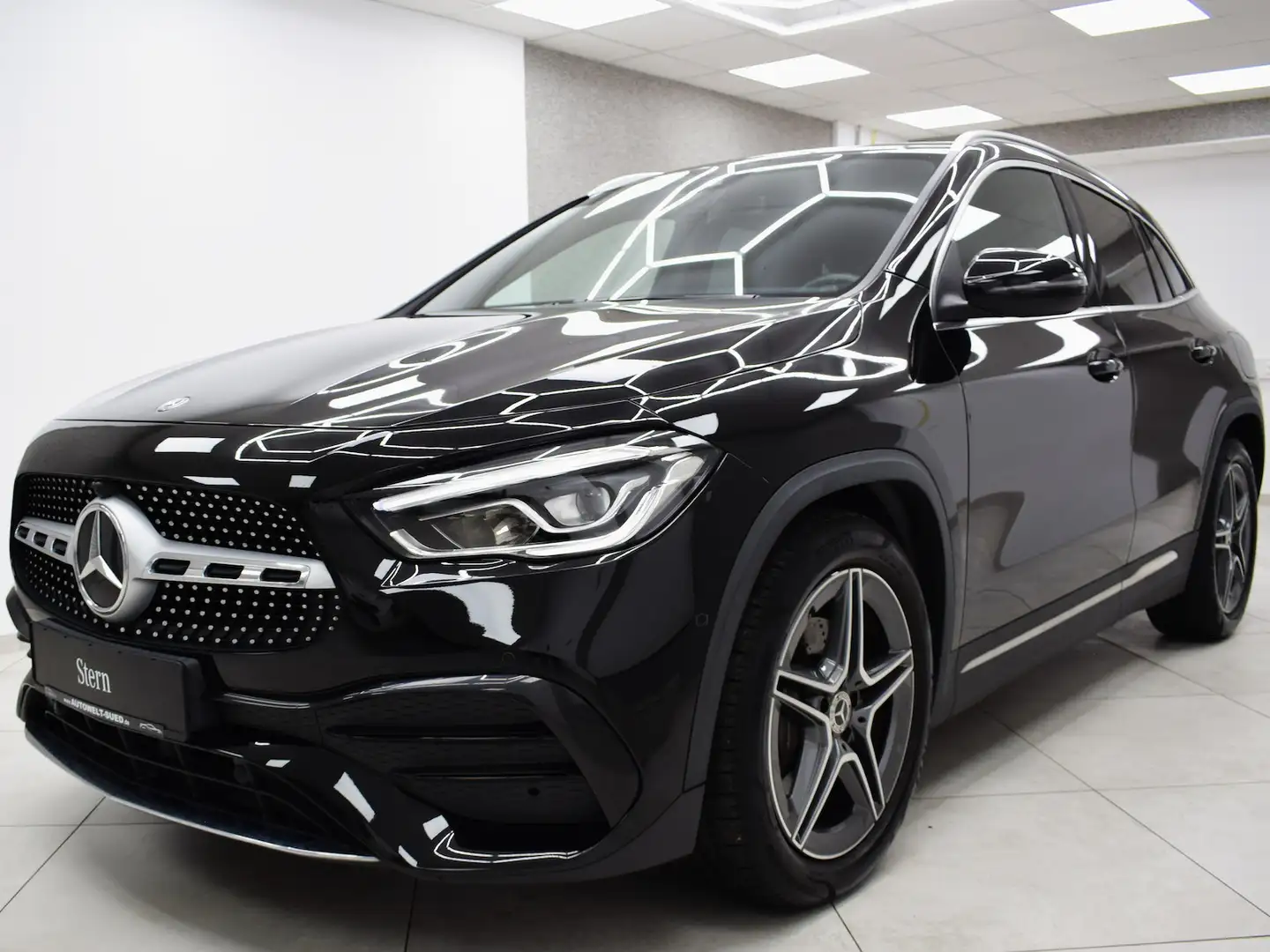 Mercedes-Benz GLA 200 AMG Sport Wide MBUX LED RCam ElHeck ParkAssist Noir - 2
