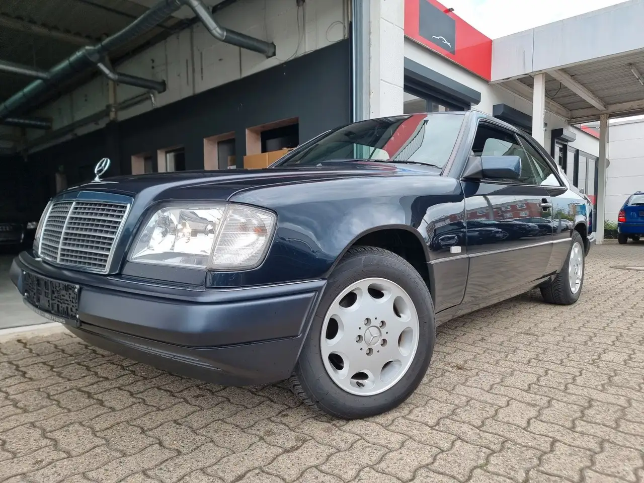 Mercedes-Benz E 200 Coupe / 2- Hand/Klima/Allwetterreifen, foto 2