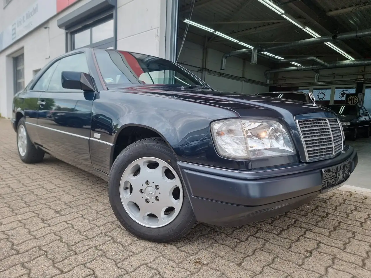 Mercedes-Benz E 200 Coupe / 2- Hand/Klima/Allwetterreifen, foto 1