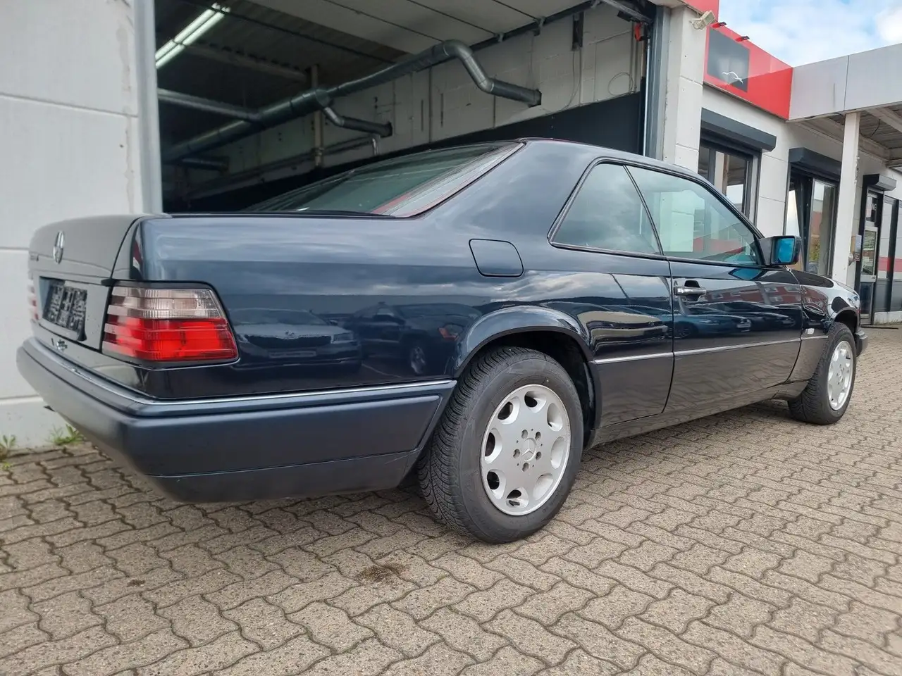Mercedes-Benz E 200 Coupe / 2- Hand/Klima/Allwetterreifen, foto 7