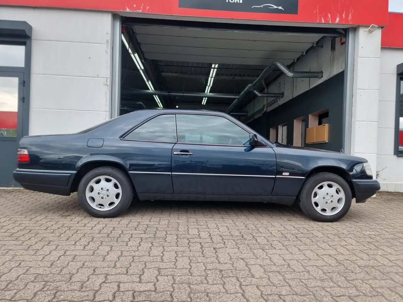 Mercedes-Benz E 200 Coupe / 2- Hand/Klima/Allwetterreifen, foto 4