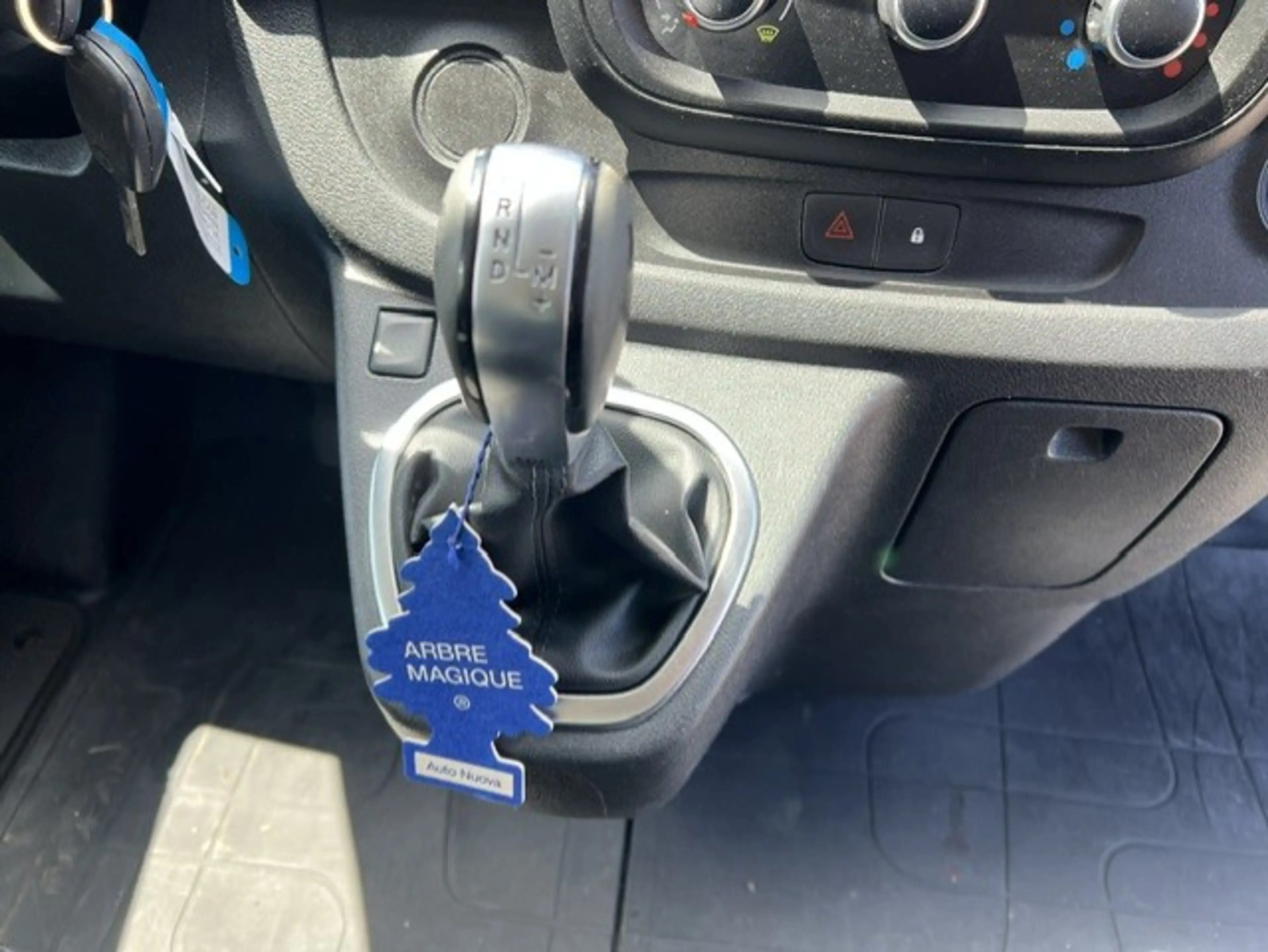 Renault Trafic NV300 2.0 dCi 170 L2H1 LANG AUTOMAAT AIRCO KLIMA — photo 8