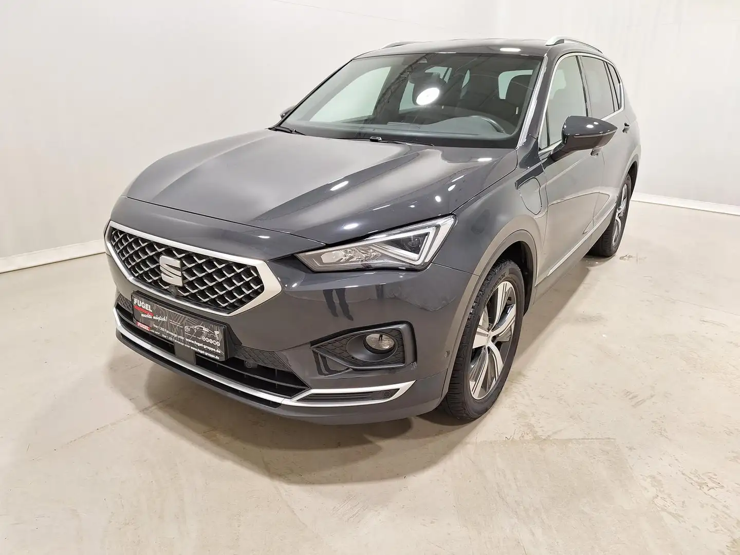 SEAT Tarraco 1.4 TSI DSG Xperience e-Hybrid Winter|LED|Navi|AHK Gris - 2