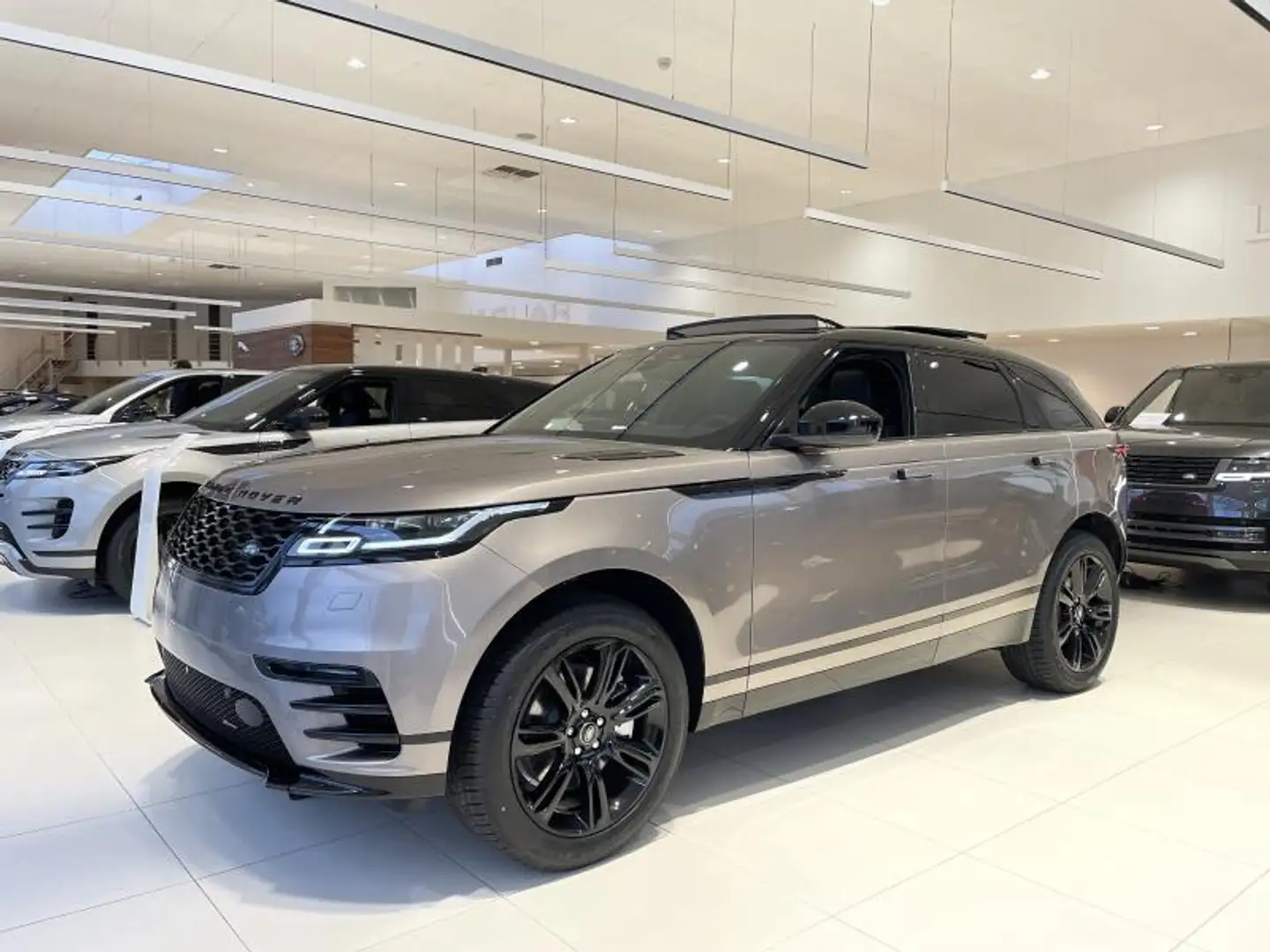 Land Rover Range Rover Velar R-Dynamic Limited Edition D200 - Available Marrone - 1