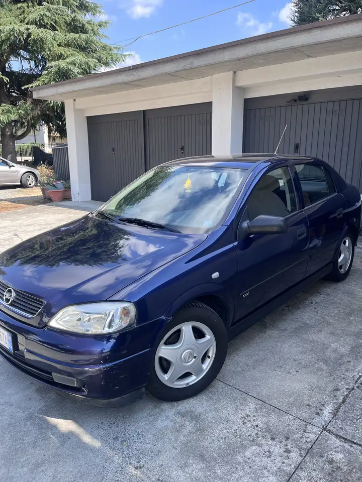 Opel Astra 5p 1.6i 16v CDX, foto 2