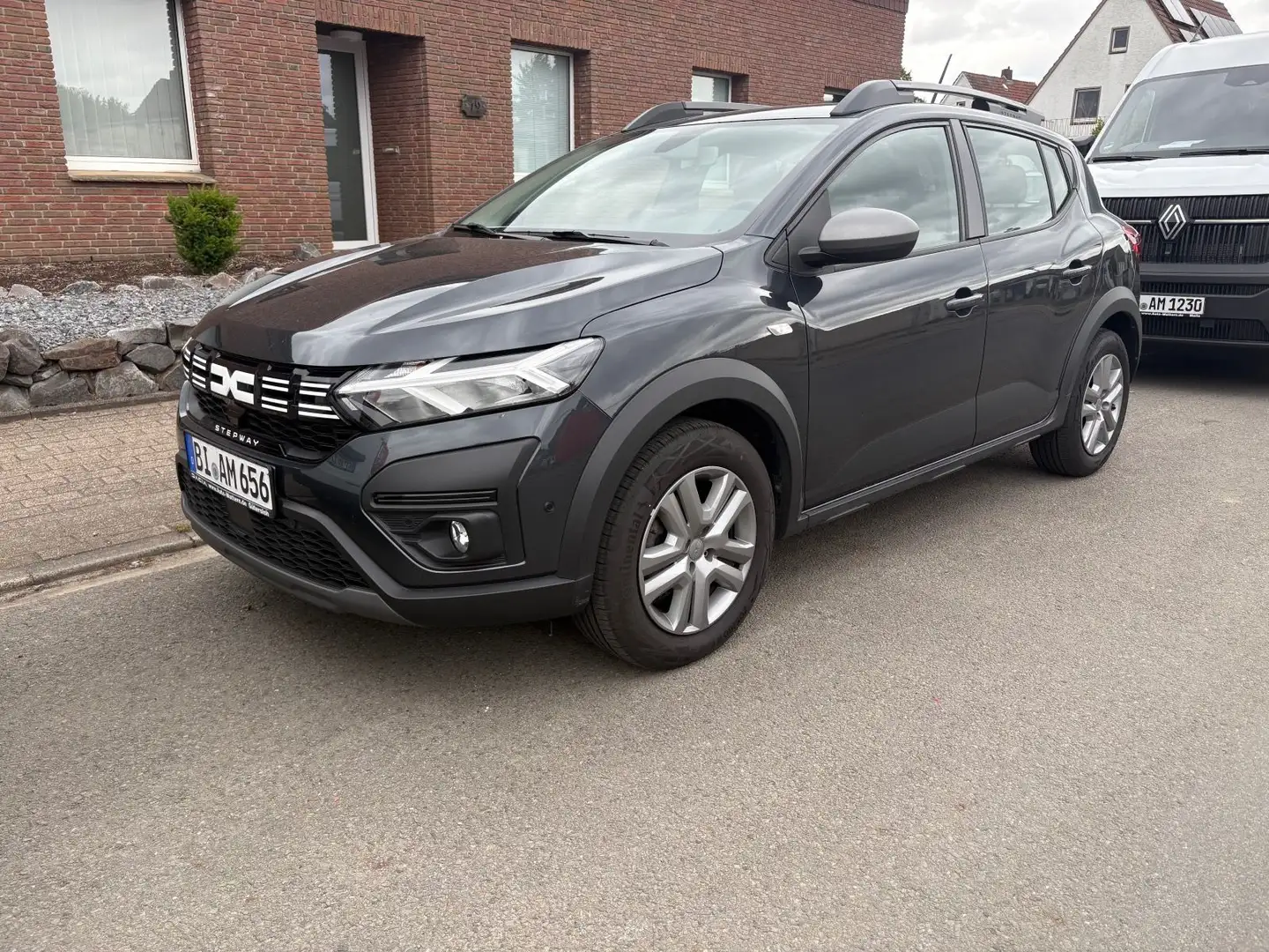 Dacia Sandero III Stepway Expression TCe 90 CVT Grau - 2