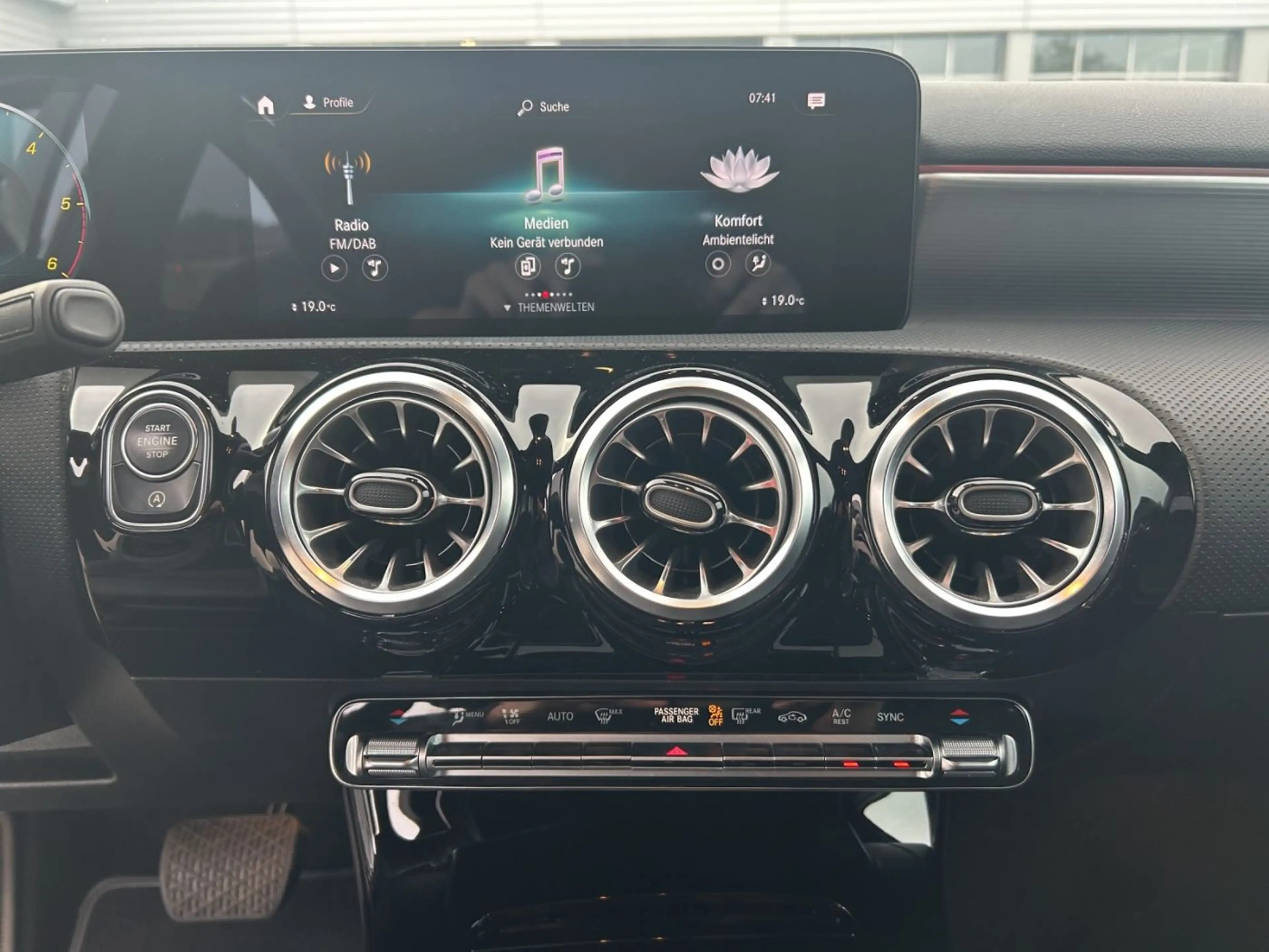 Mercedes-Benz A 220 d 4MATIC Kompaktlimousine Progressive Shz — photo 9