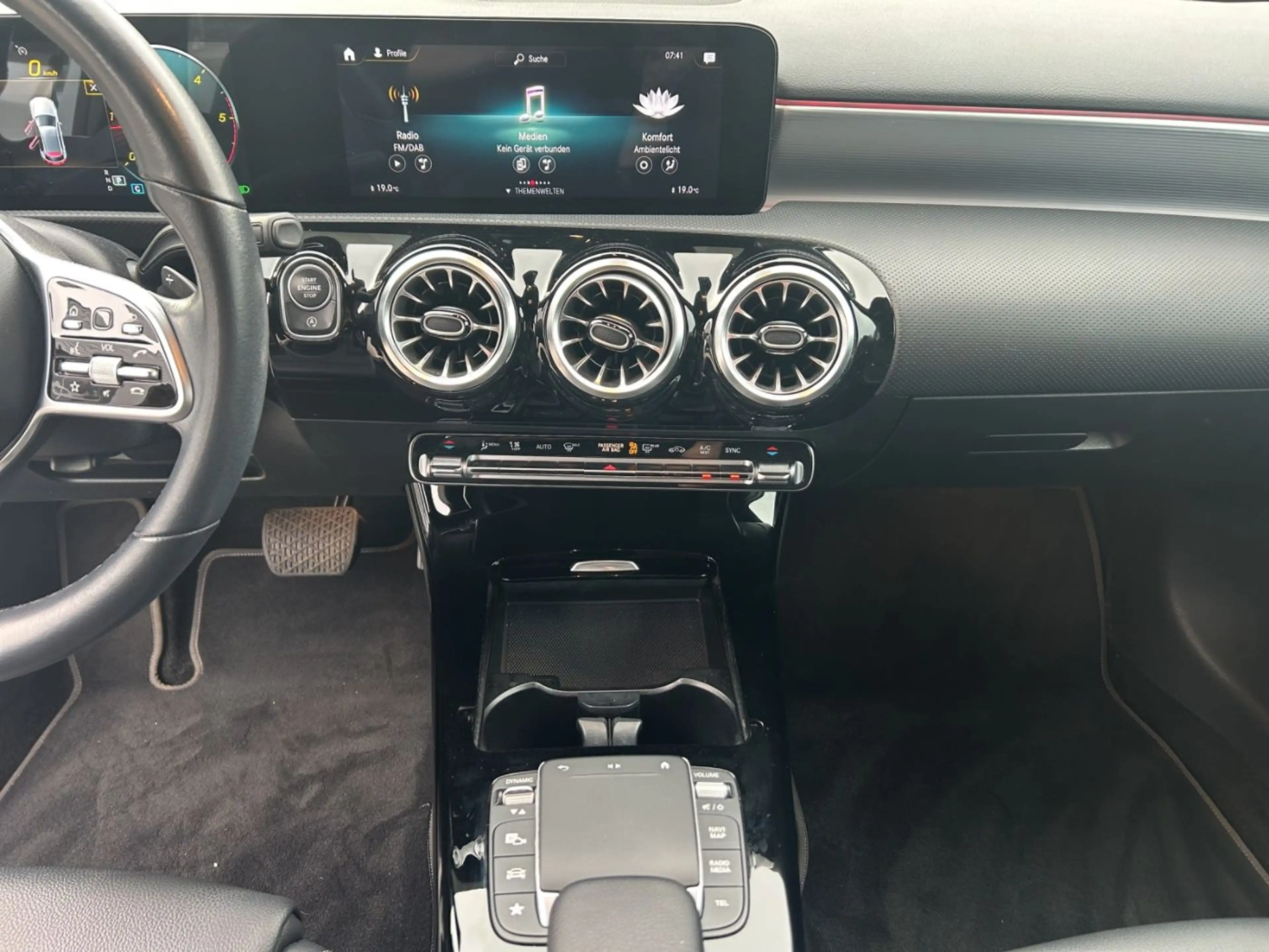 Mercedes-Benz A 220 d 4MATIC Kompaktlimousine Progressive Shz — photo 11