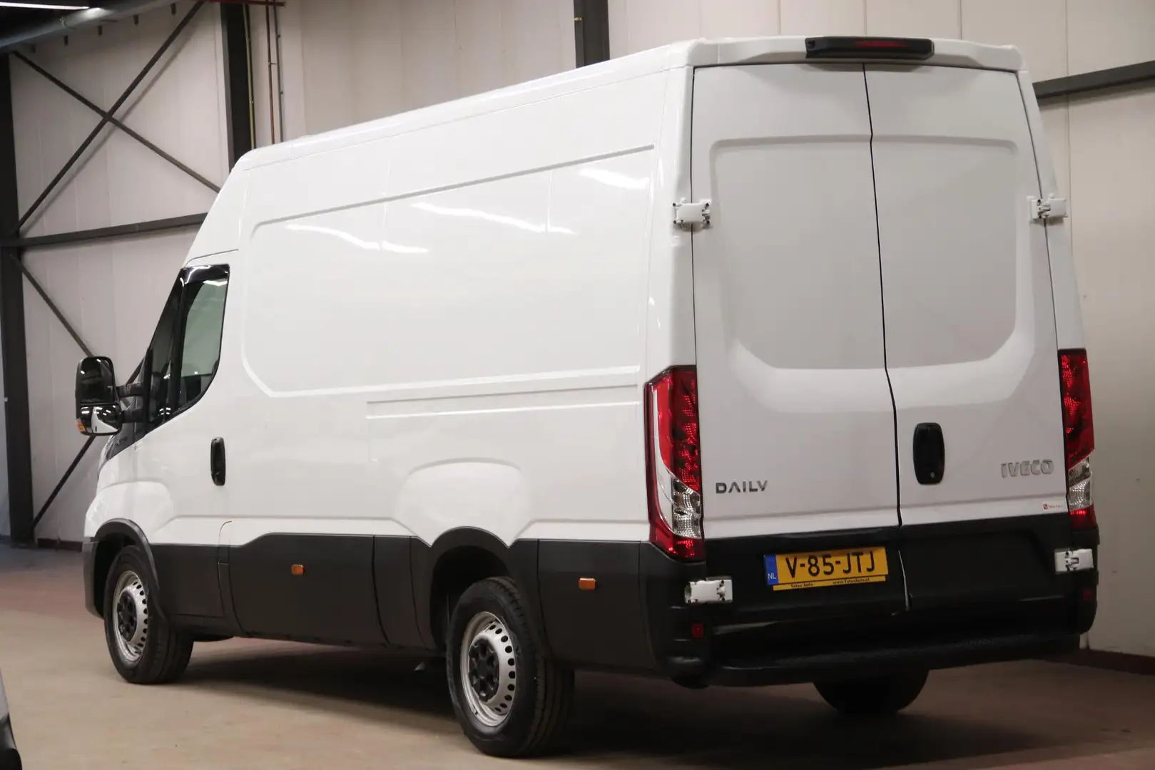 Iveco Daily 35S14V 2.3 L2H2 AIRCO CRUISE CONTROL EURO 6 Wit - 2