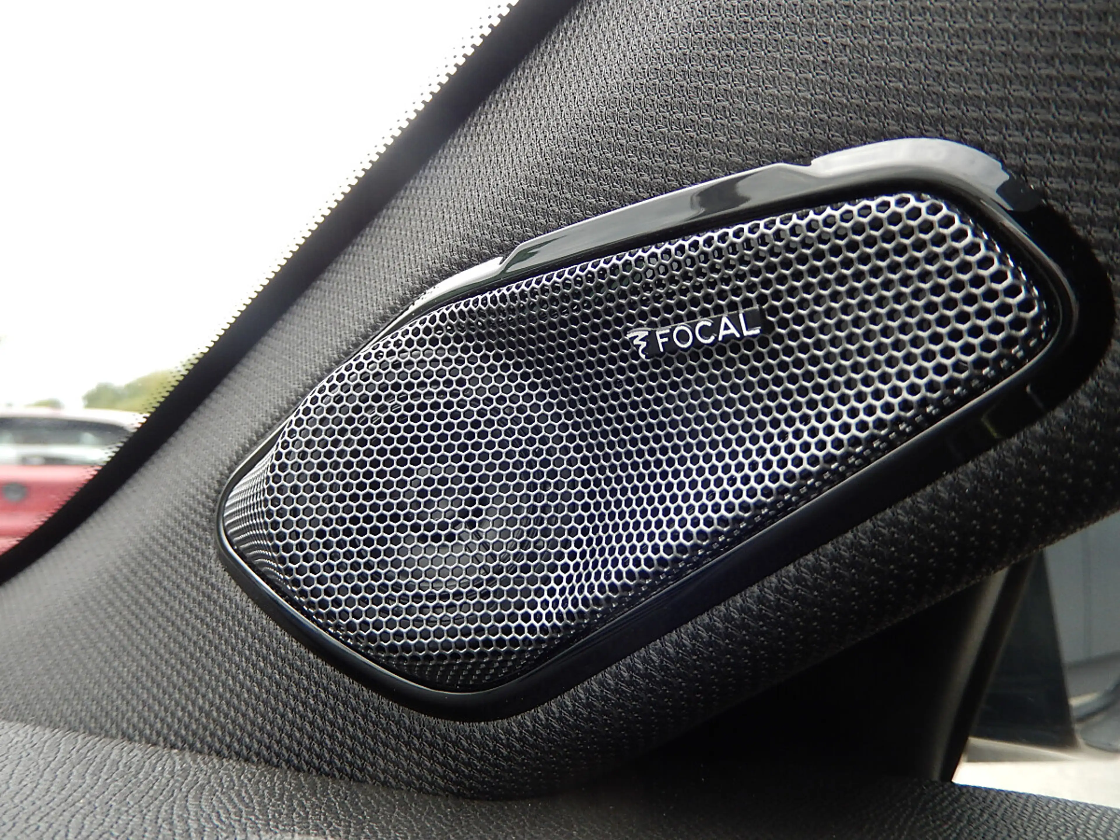 Peugeot 308 SW Hybrid 145 e-DSC6 GT — photo 20