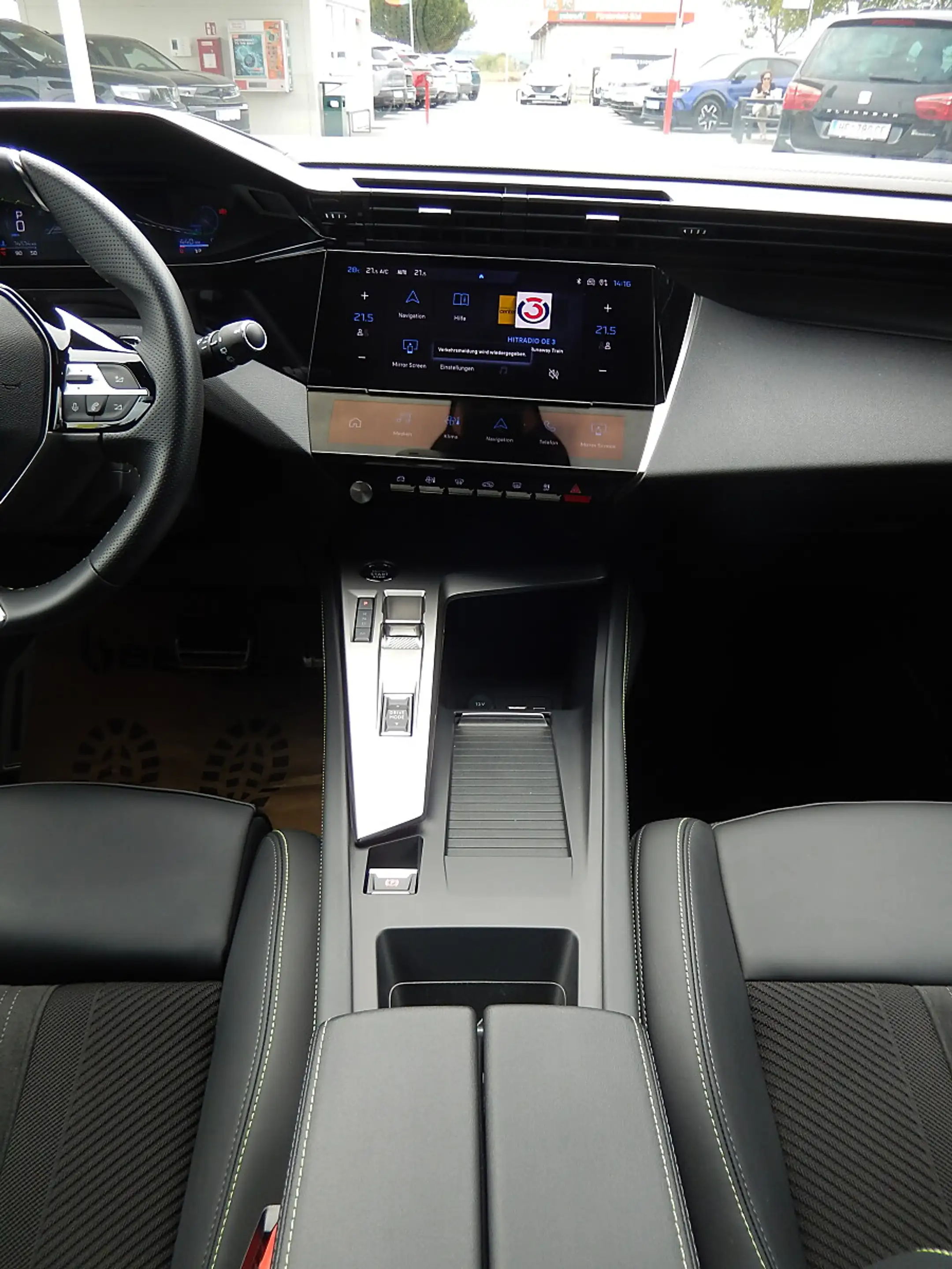 Peugeot 308 SW Hybrid 145 e-DSC6 GT — photo 19