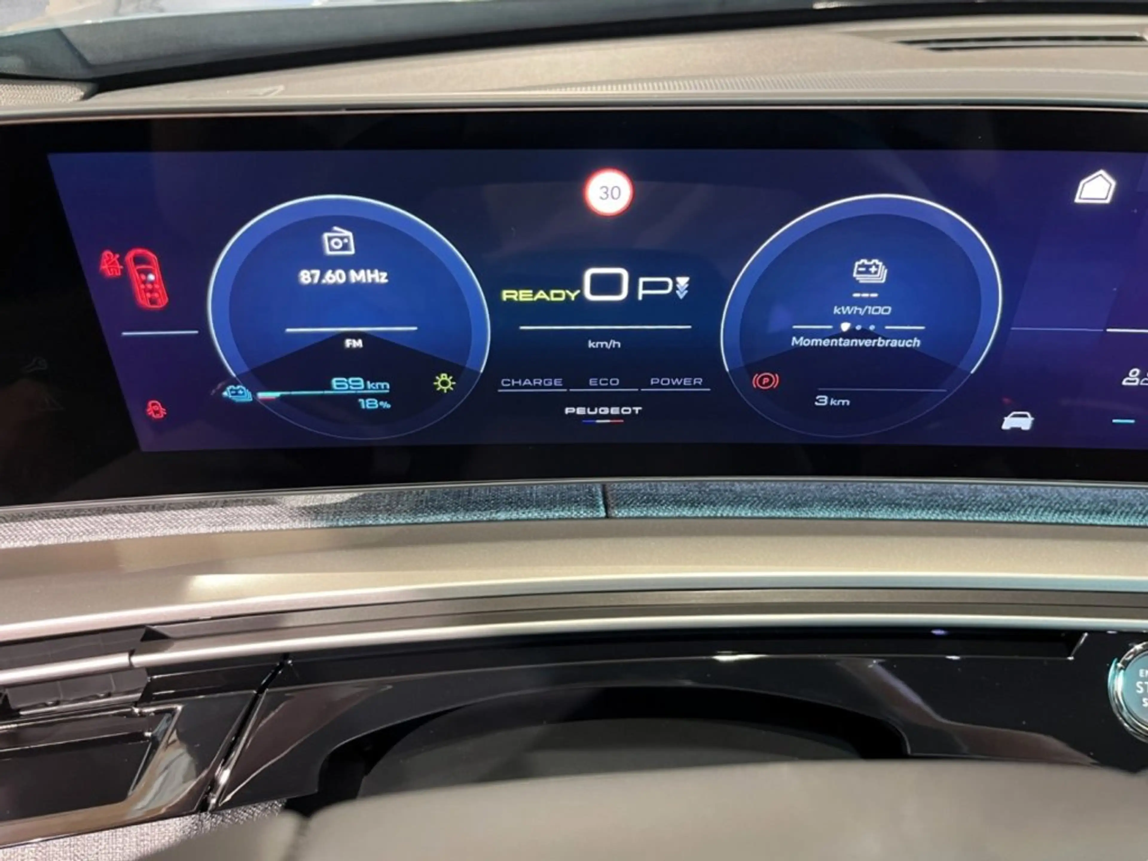 Peugeot 5008 Allure Elektro 210 73 kWh — photo 11