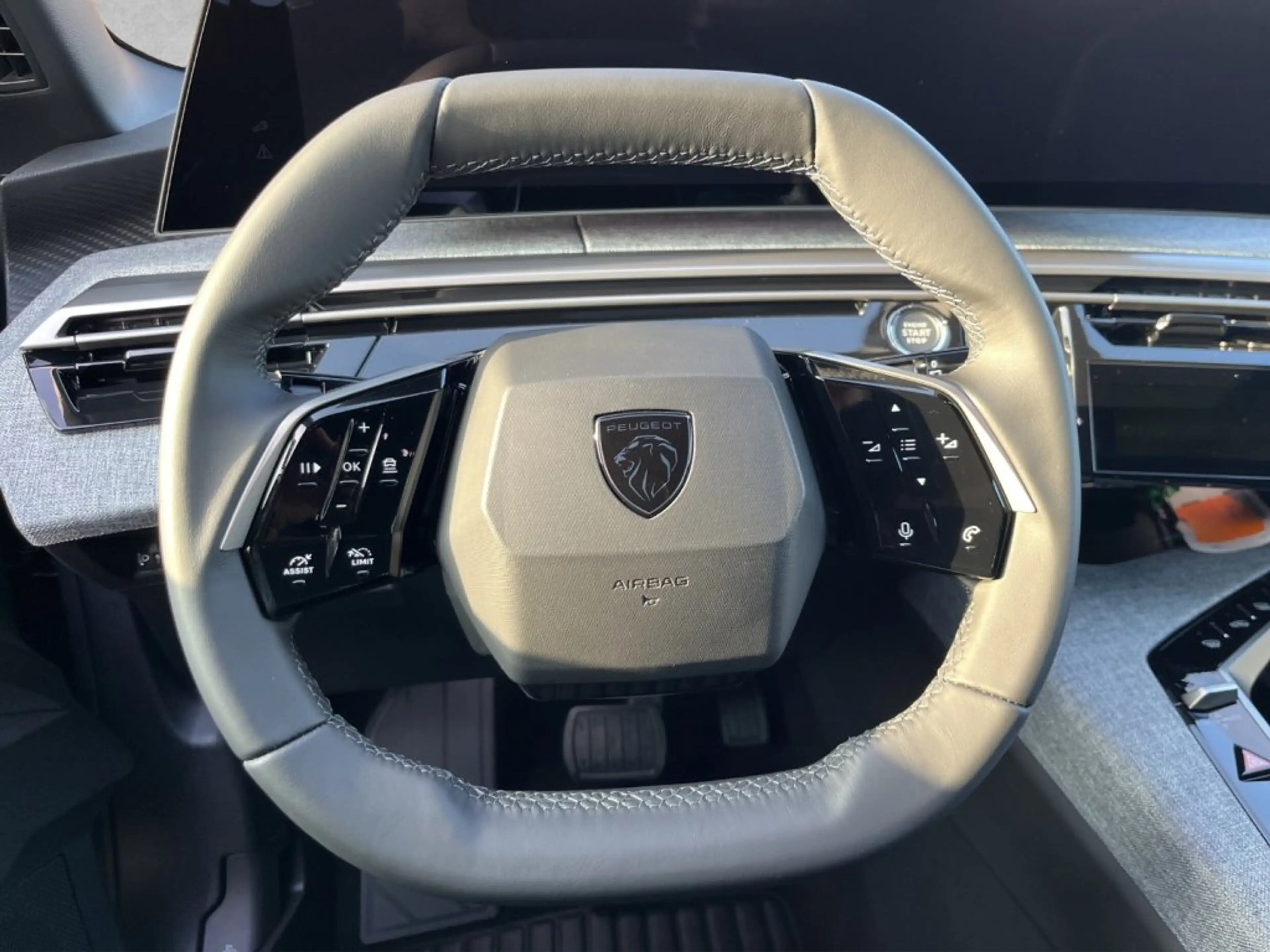 Peugeot 5008 Allure Elektro 210 73 kWh — photo 10