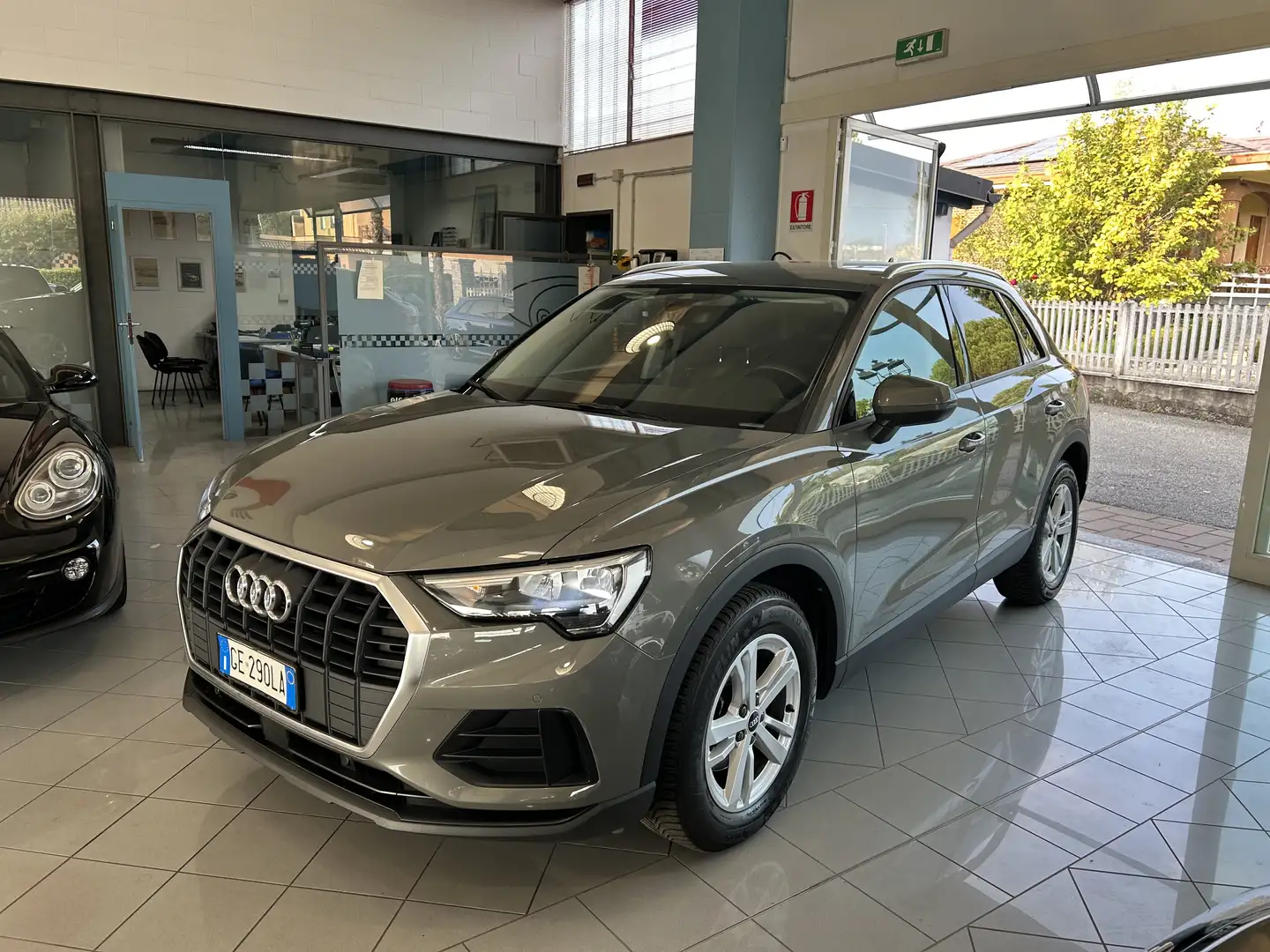 Audi Q3 Q3 35 2.0 tdi Business s-tronic Gris - 1
