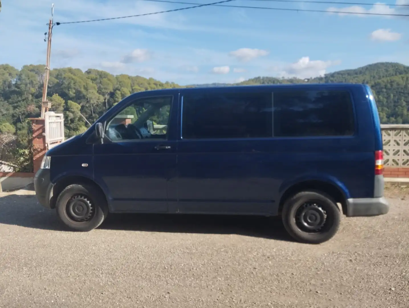 Volkswagen T5 Transporter 2.5 TDI 130 9p Azul - 2