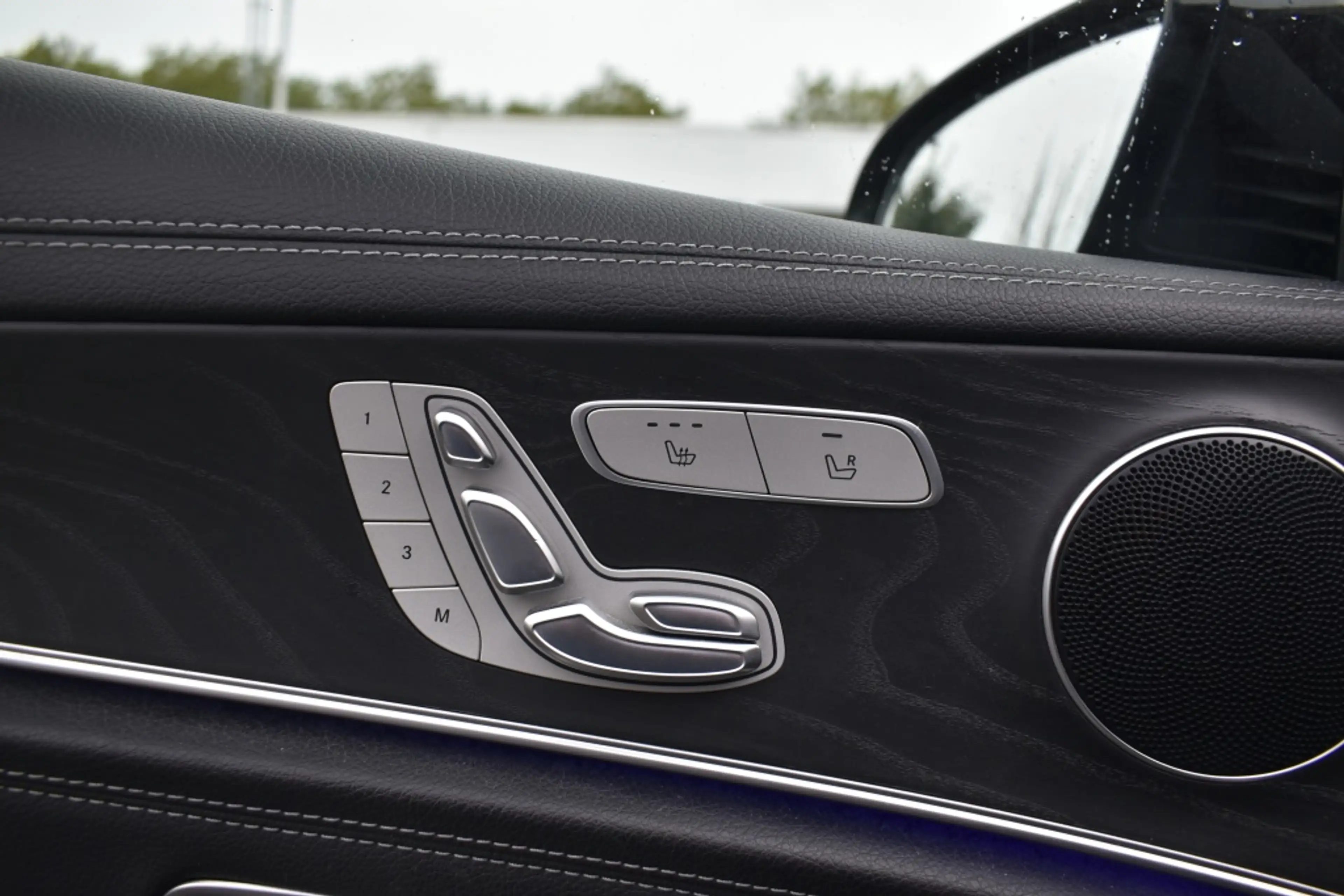 Mercedes-Benz E 220 d BnsSolAMG+UpEd — photo 16