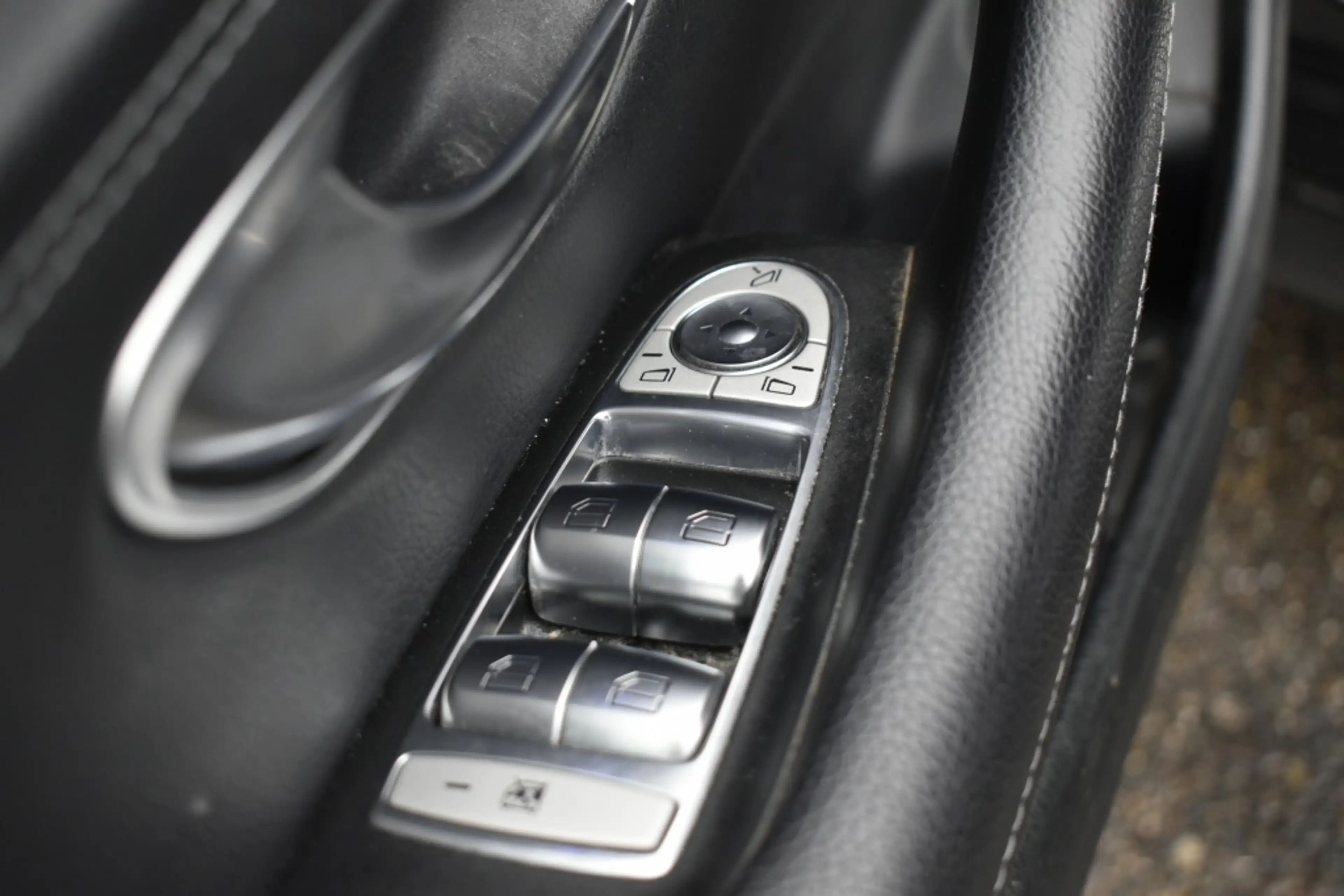 Mercedes-Benz E 220 d BnsSolAMG+UpEd — photo 15
