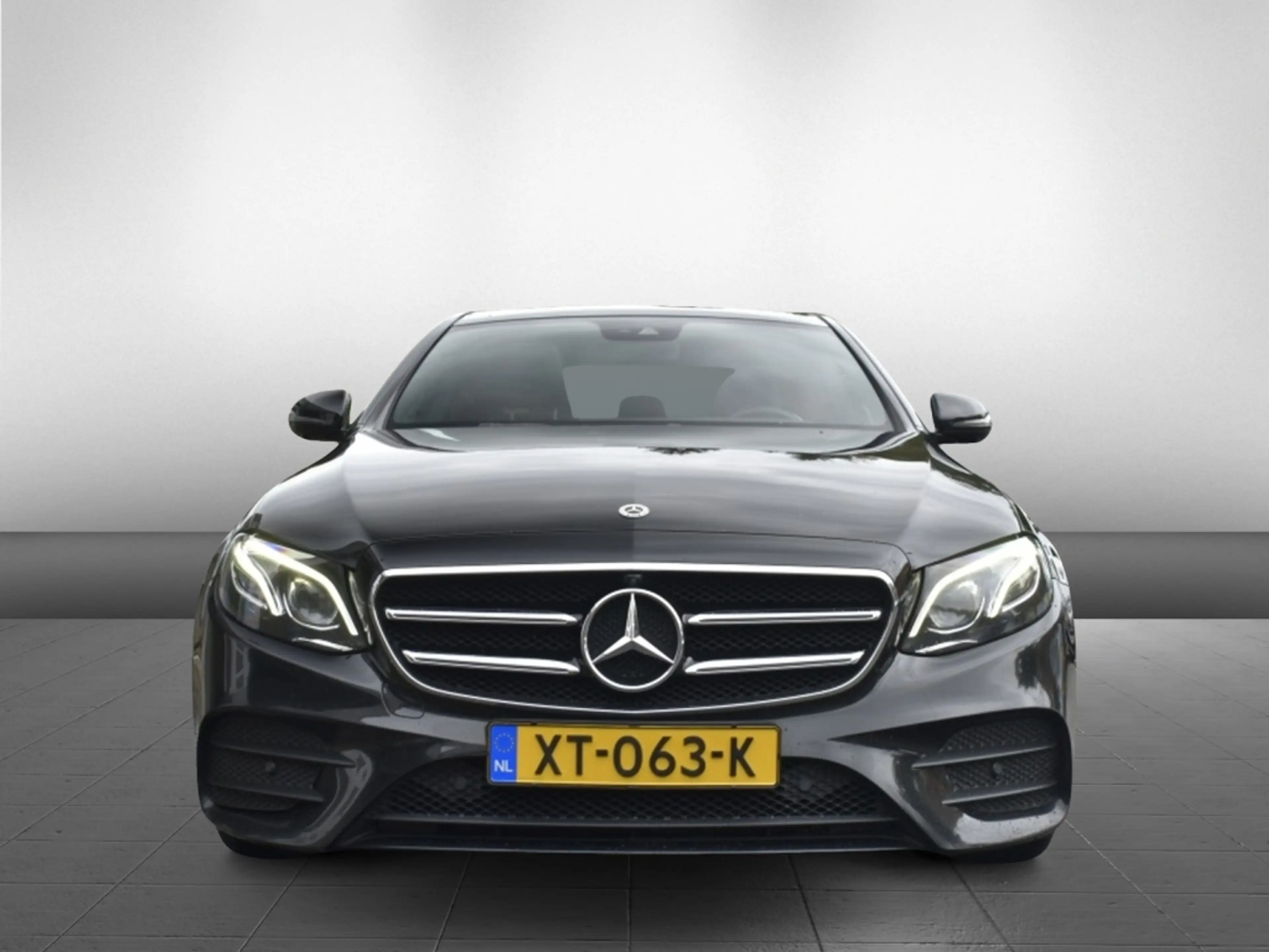 Mercedes-Benz E 220 d BnsSolAMG+UpEd — photo 2