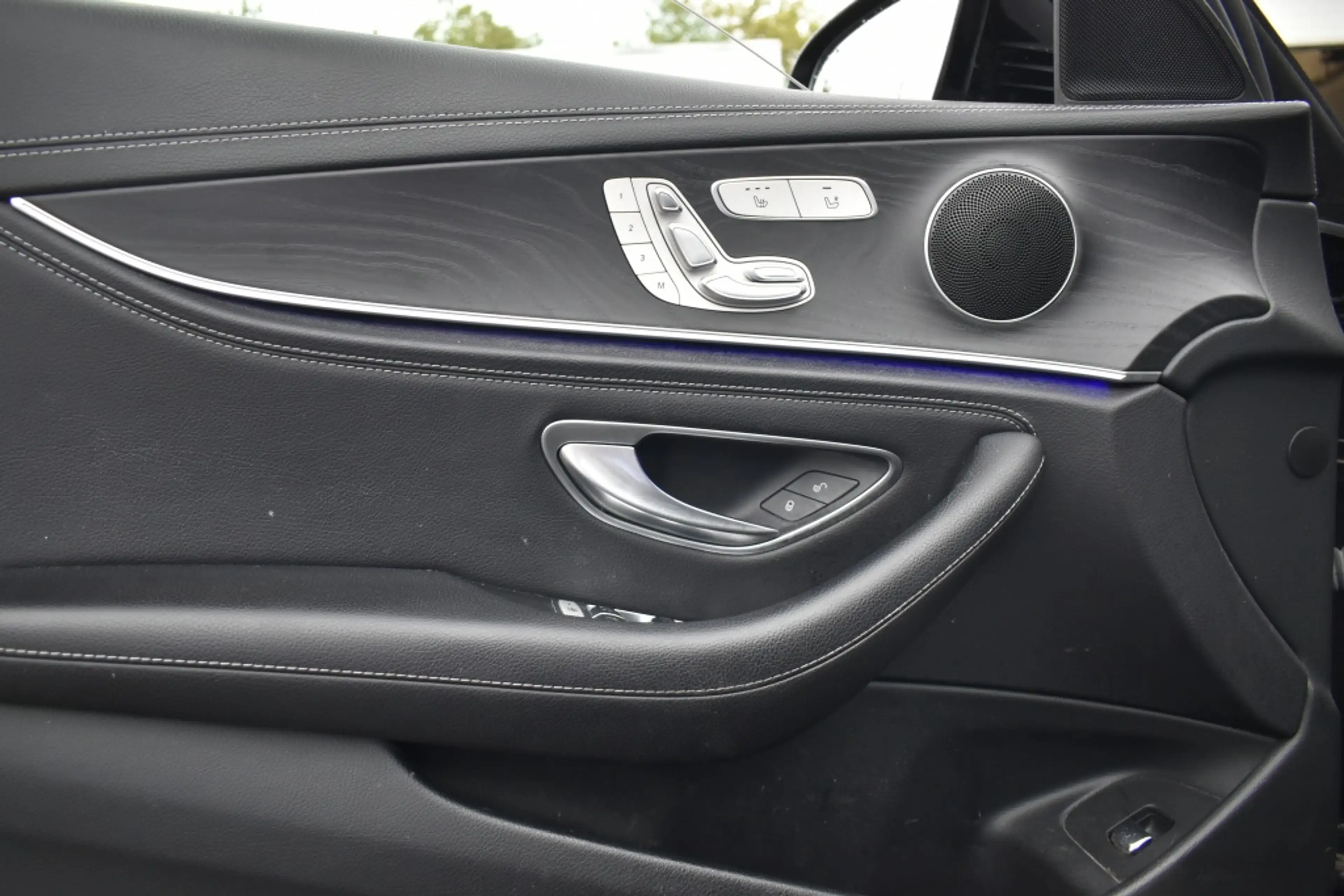 Mercedes-Benz E 220 d BnsSolAMG+UpEd — photo 14
